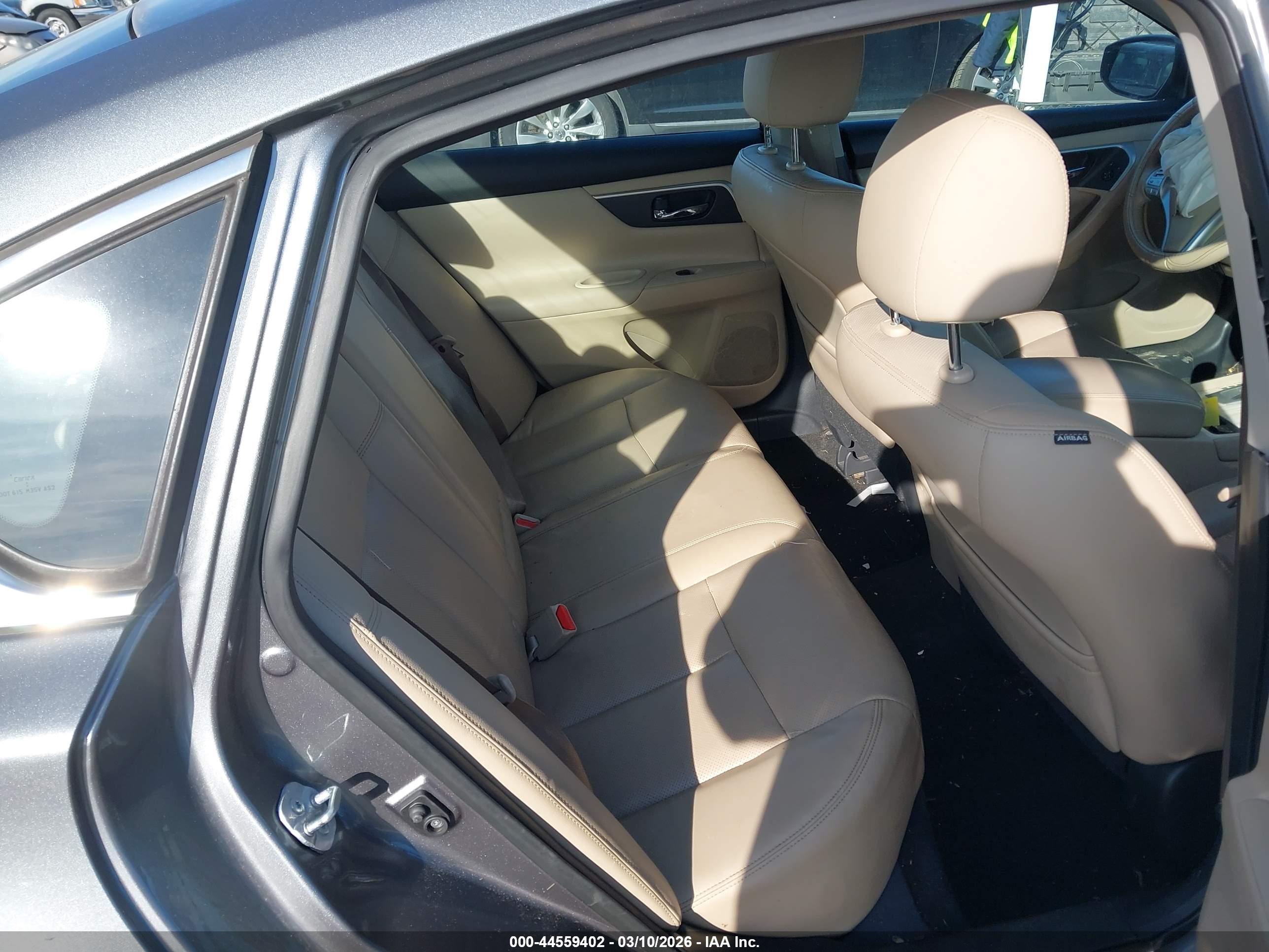 NISSAN ALTIMA image 8
