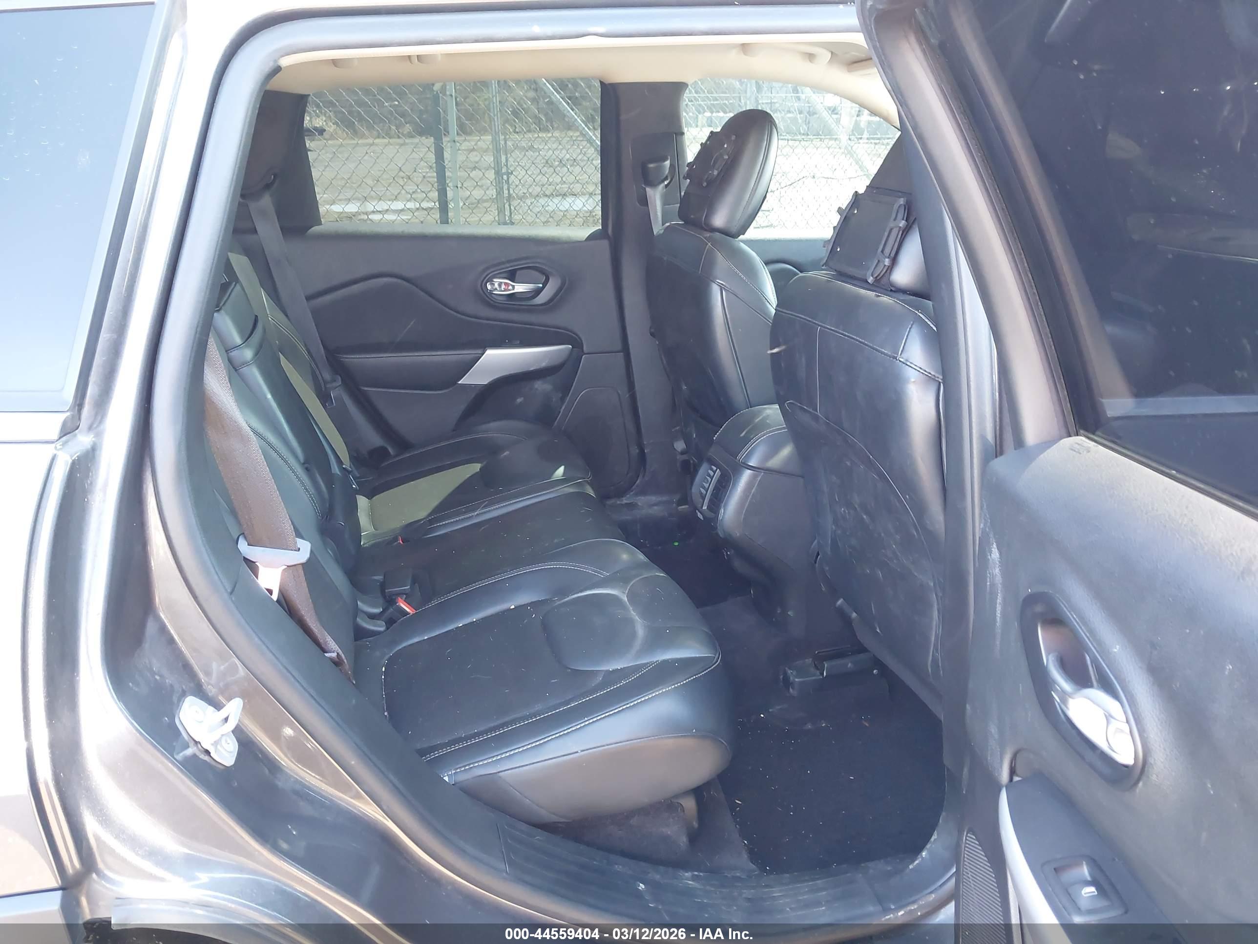 JEEP CHEROKEE image 8
