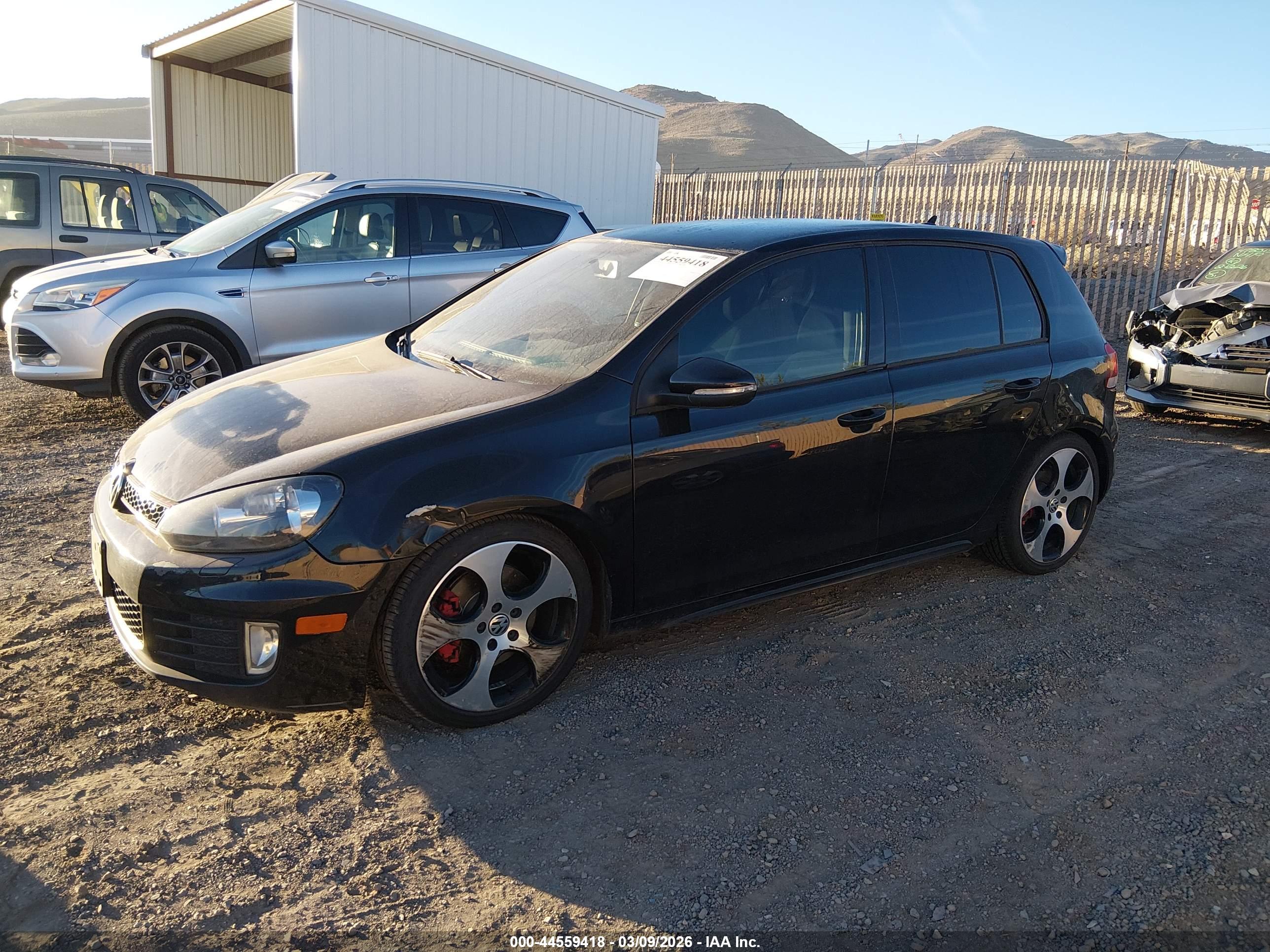 VOLKSWAGEN GTI image 2