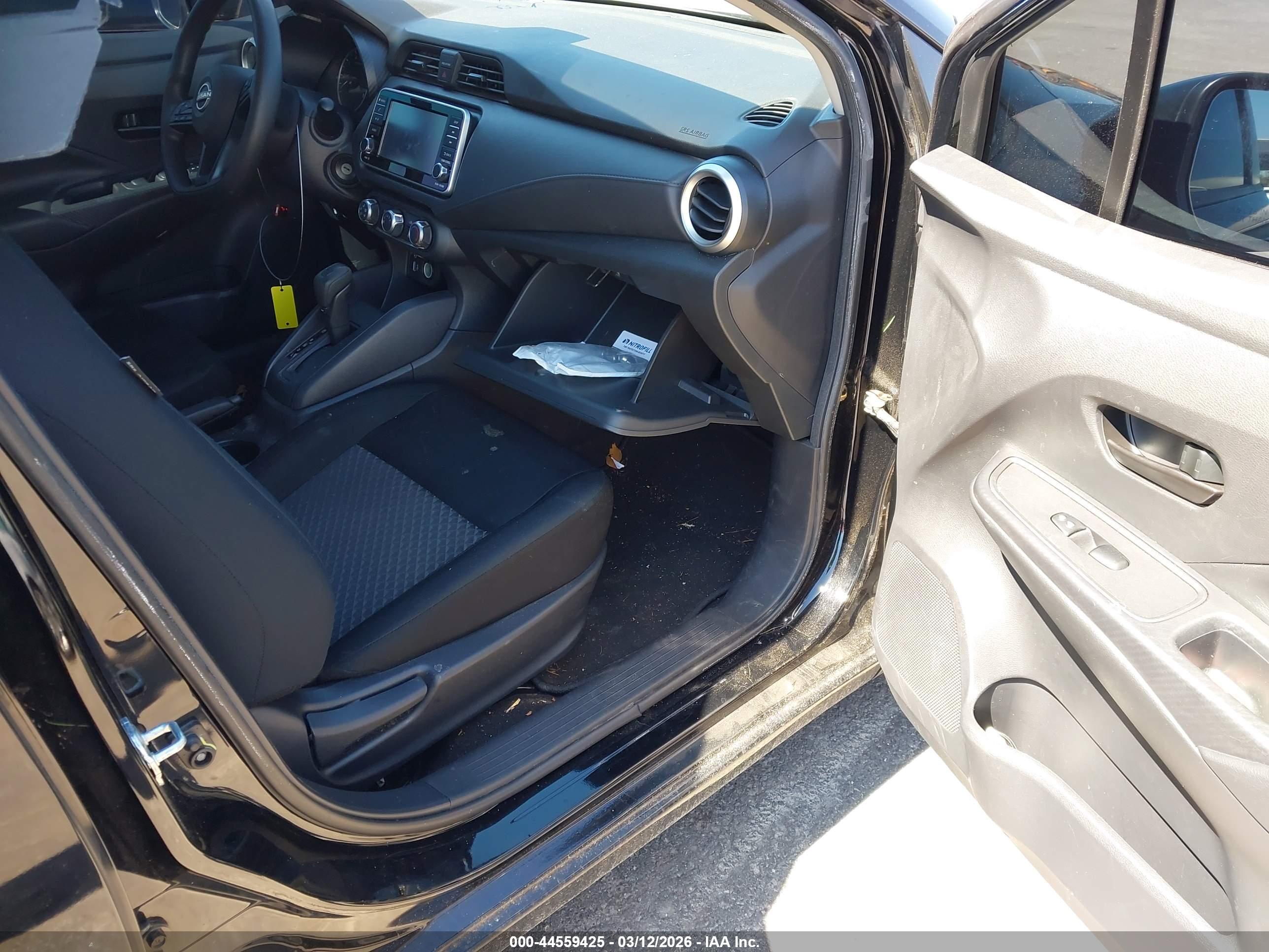 NISSAN VERSA image 5