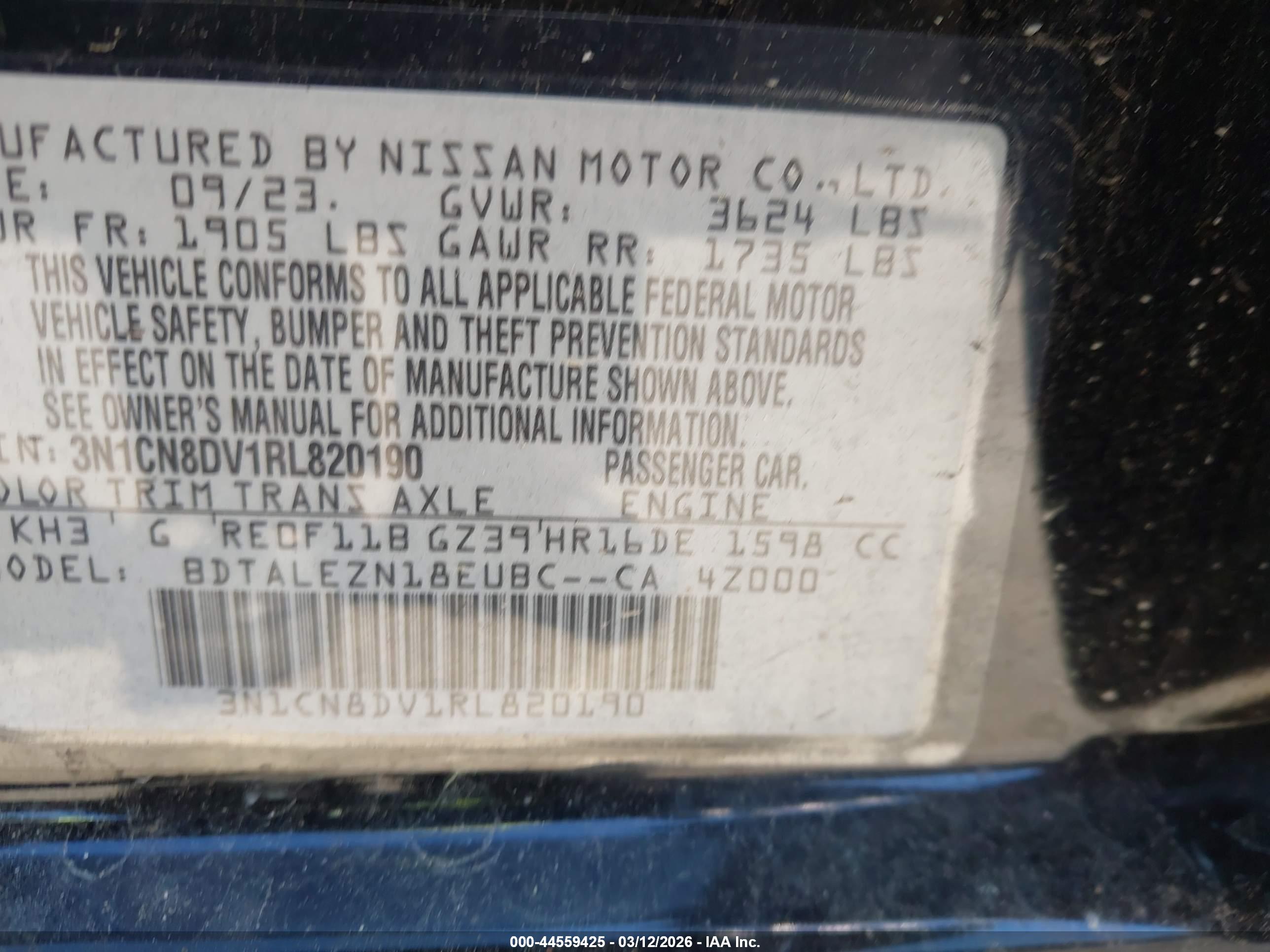 NISSAN VERSA image 9