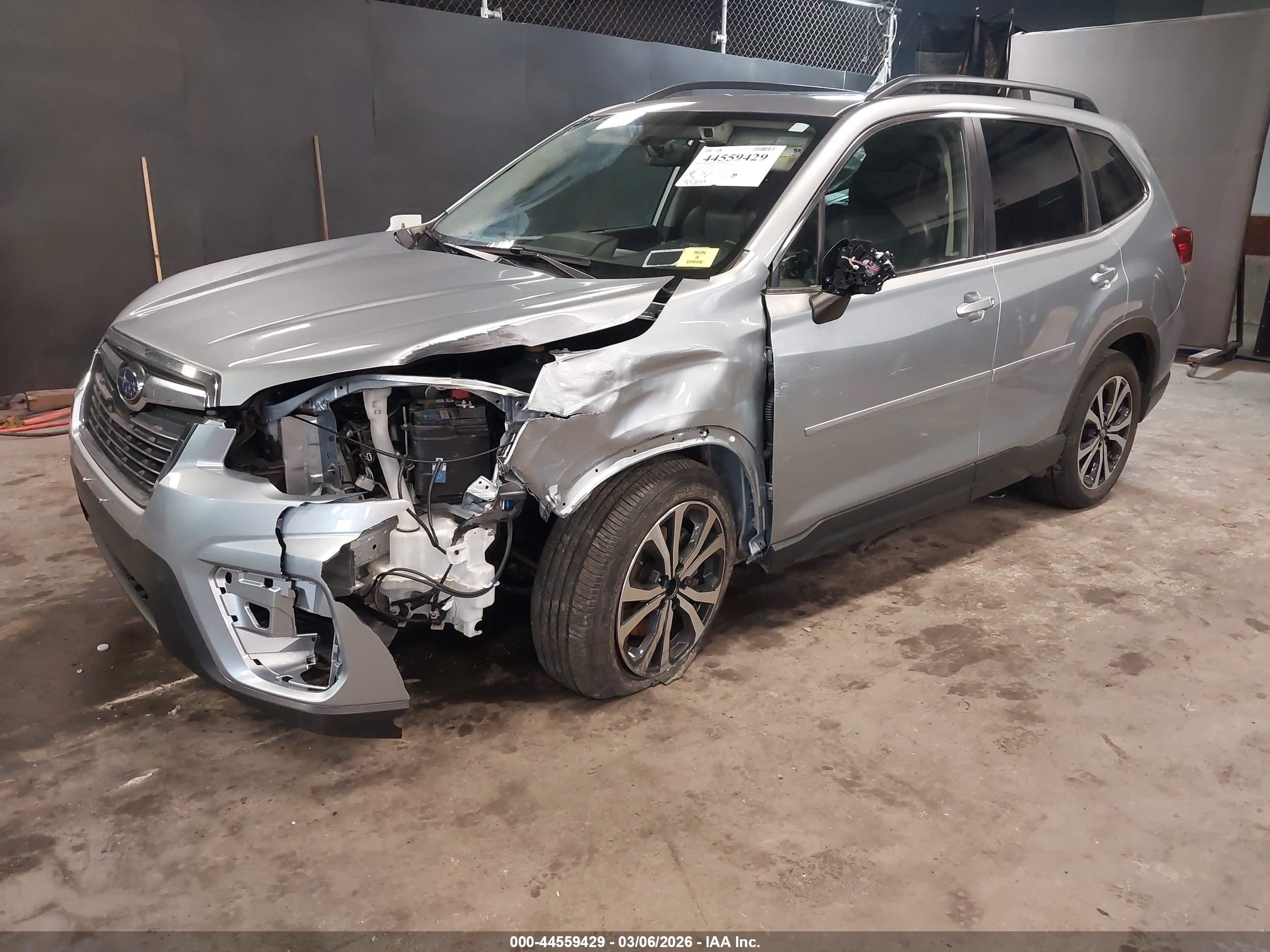 SUBARU FORESTER image 2