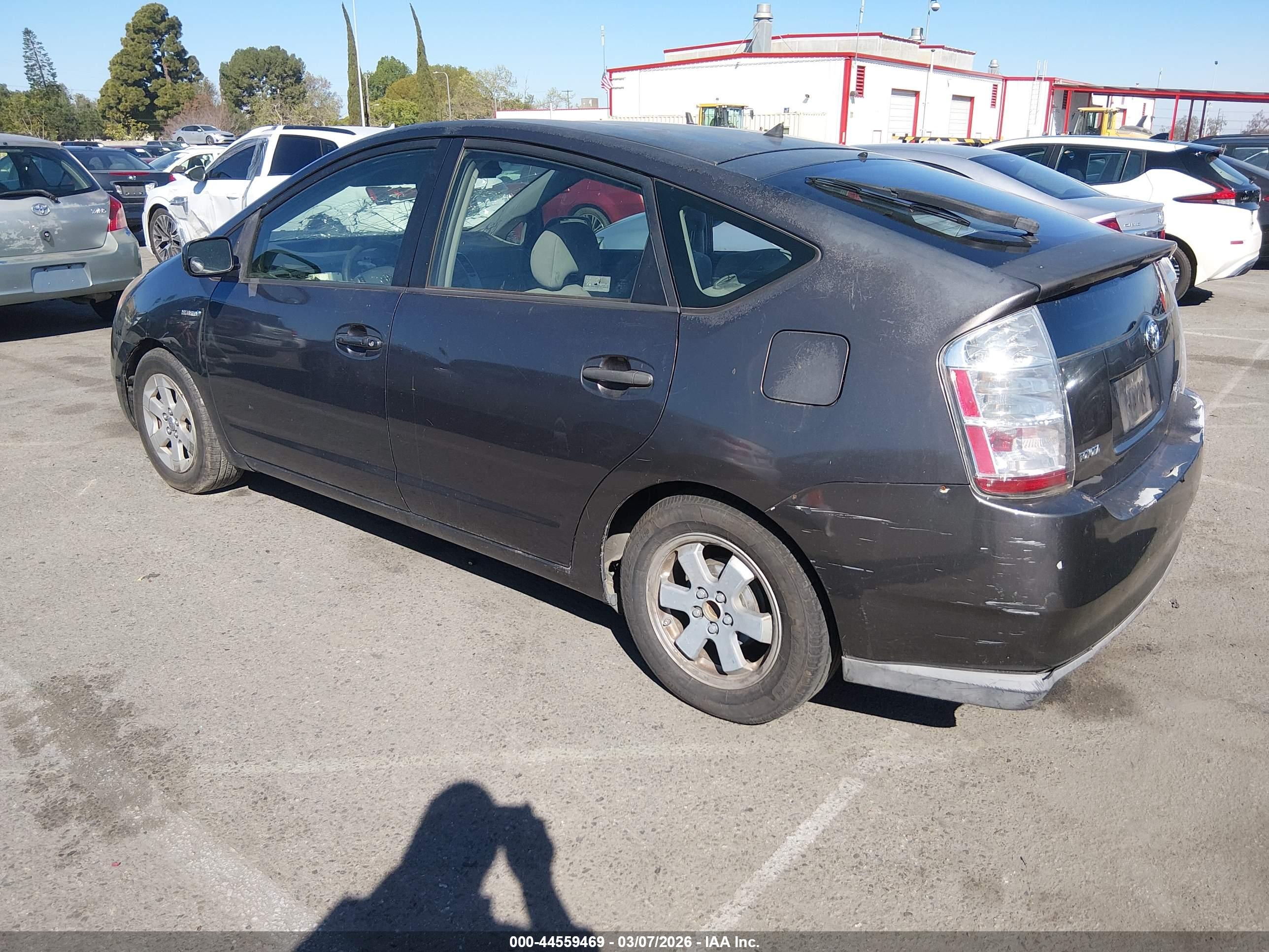 TOYOTA PRIUS image 3