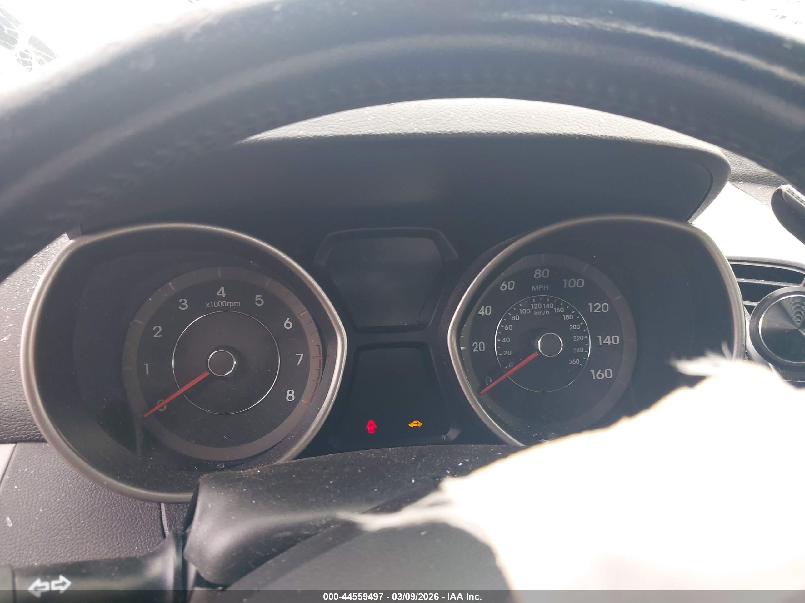 HYUNDAI ELANTRA image 7