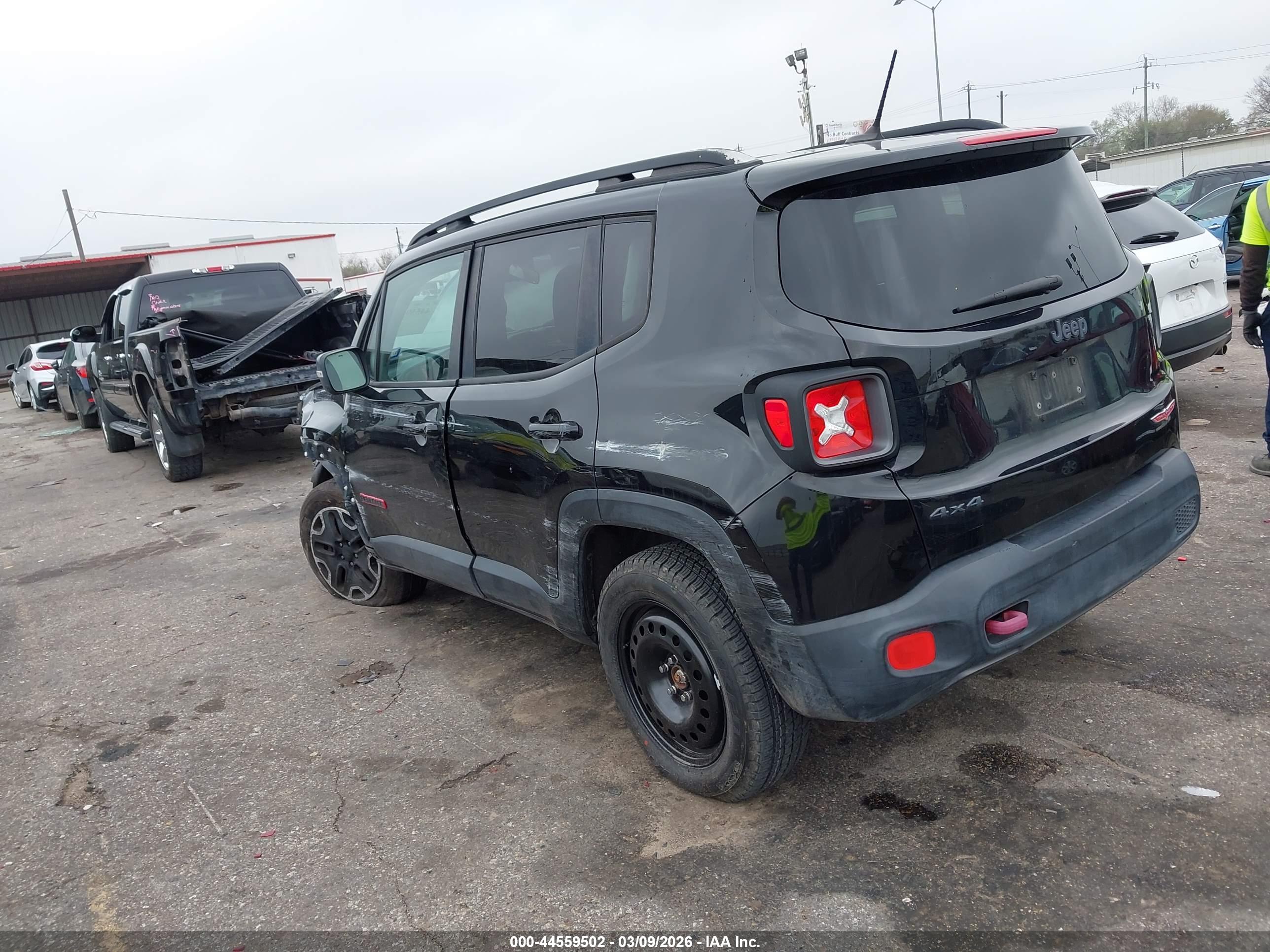 JEEP RENEGADE image 3