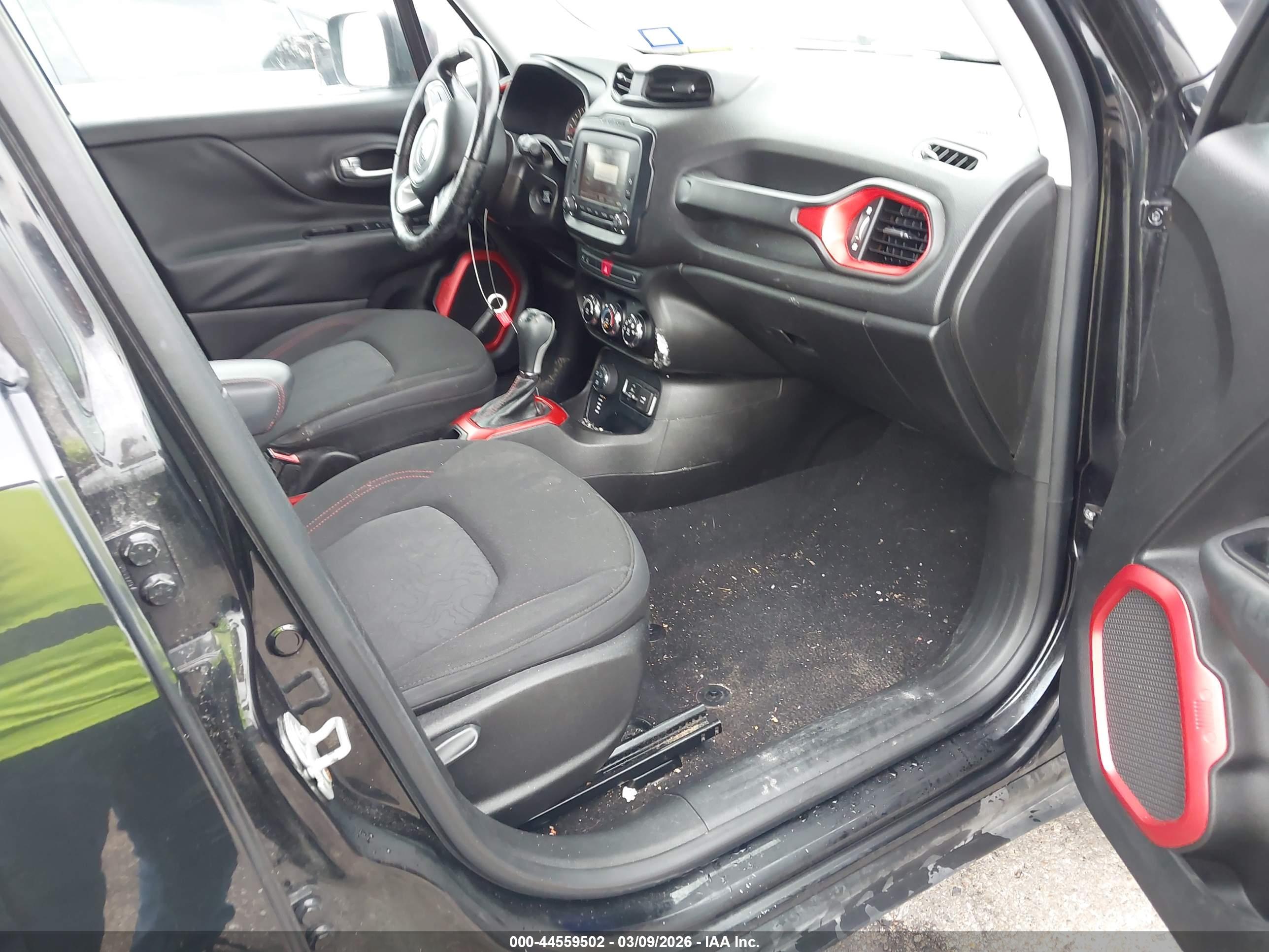 JEEP RENEGADE image 5