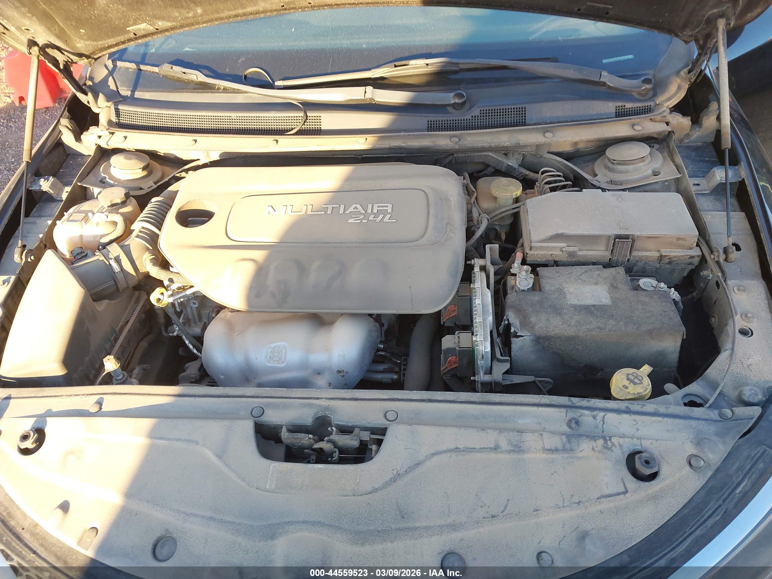 CHRYSLER 200 image 10