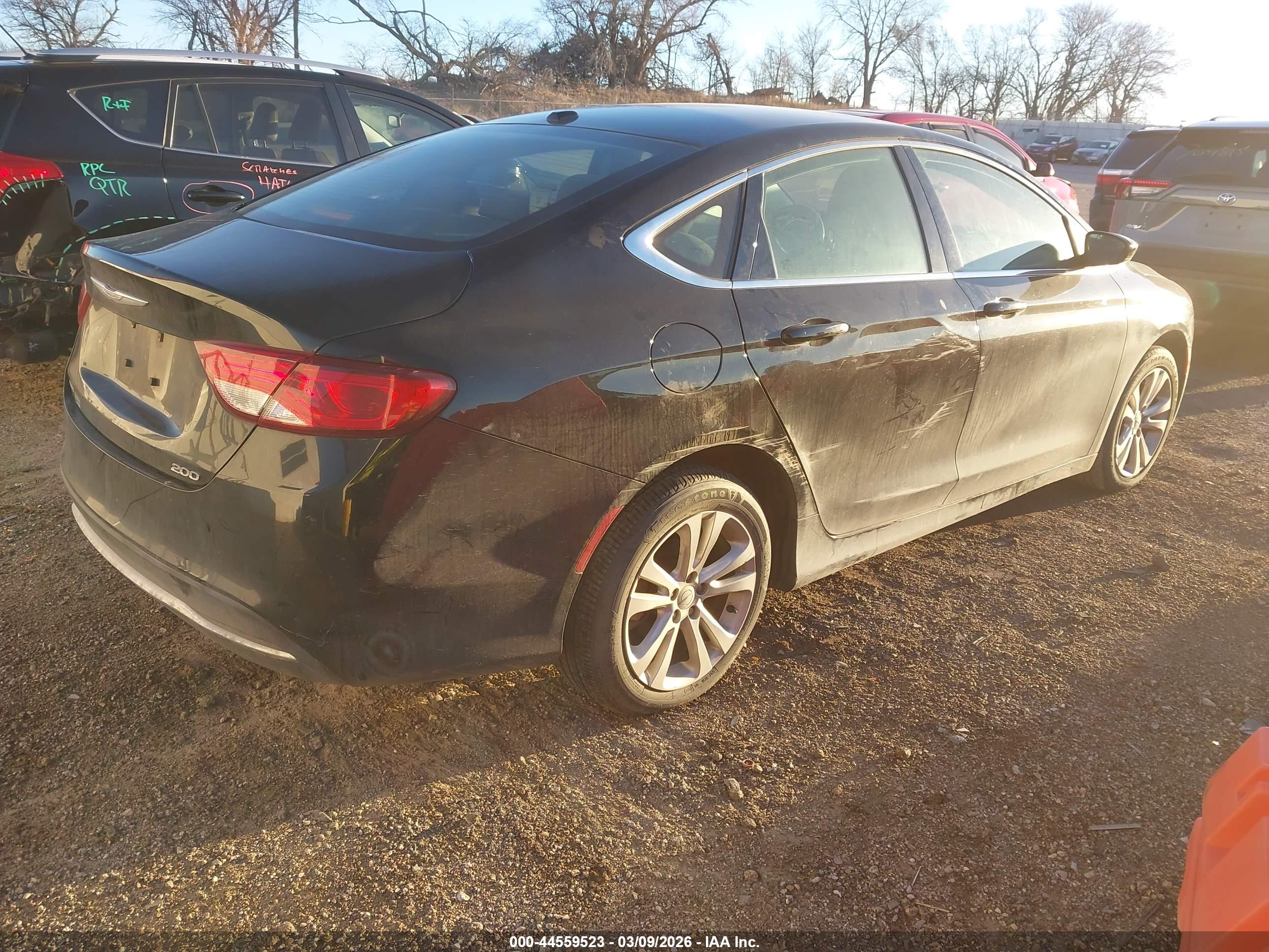 CHRYSLER 200 image 4