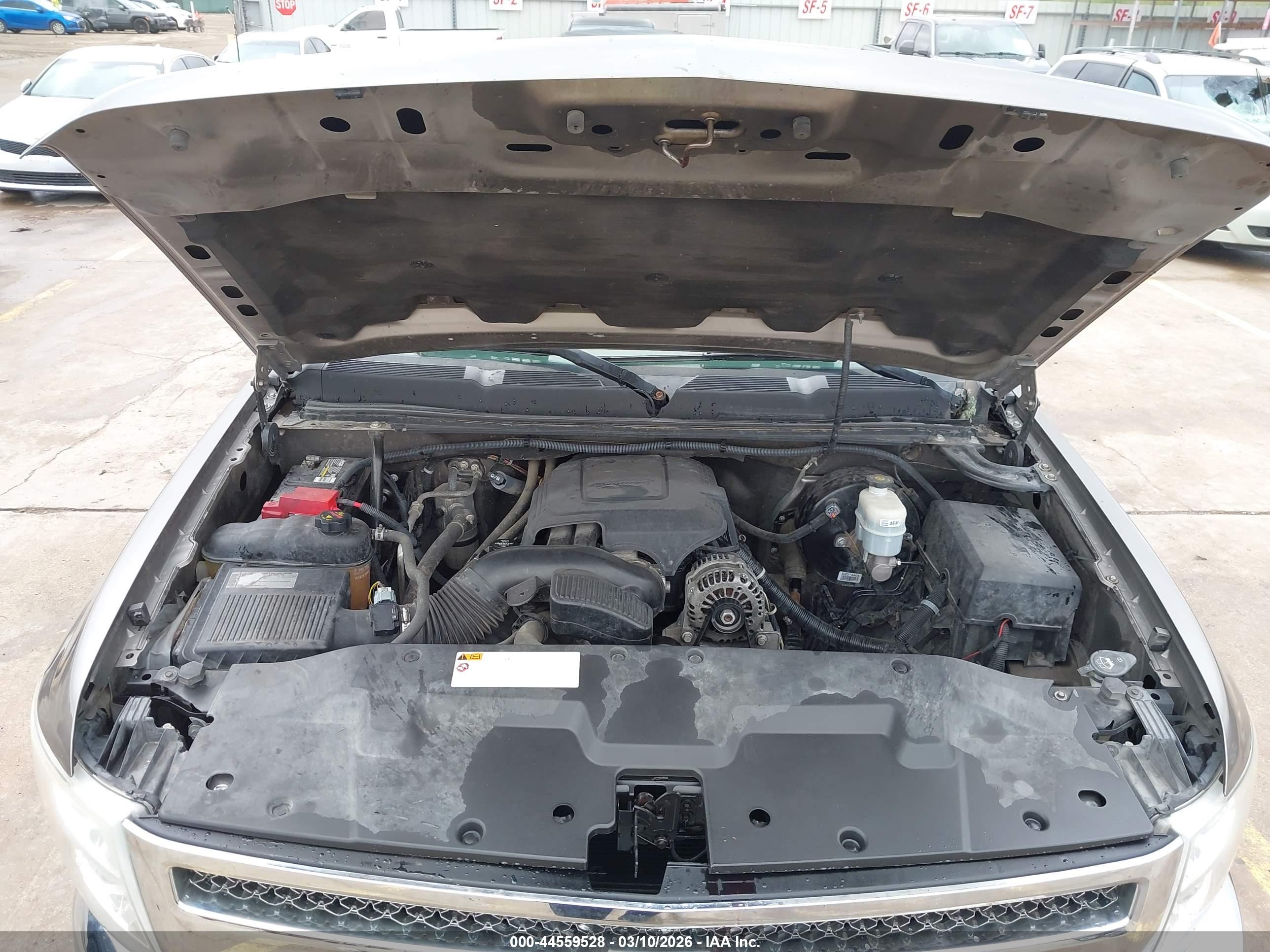 CHEVROLET SILVERADO image 10