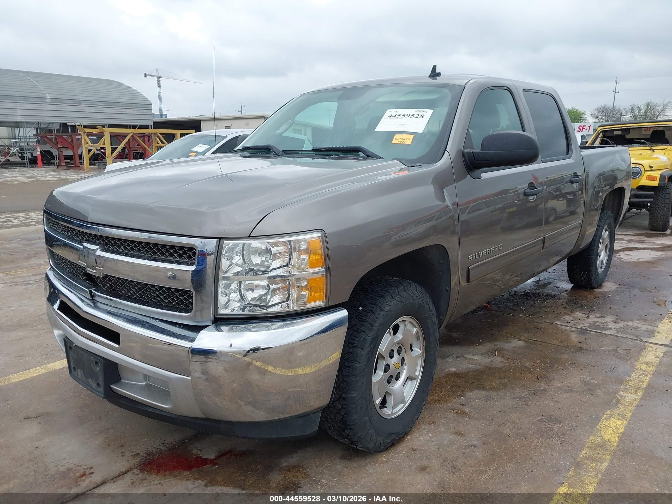 CHEVROLET SILVERADO image 2