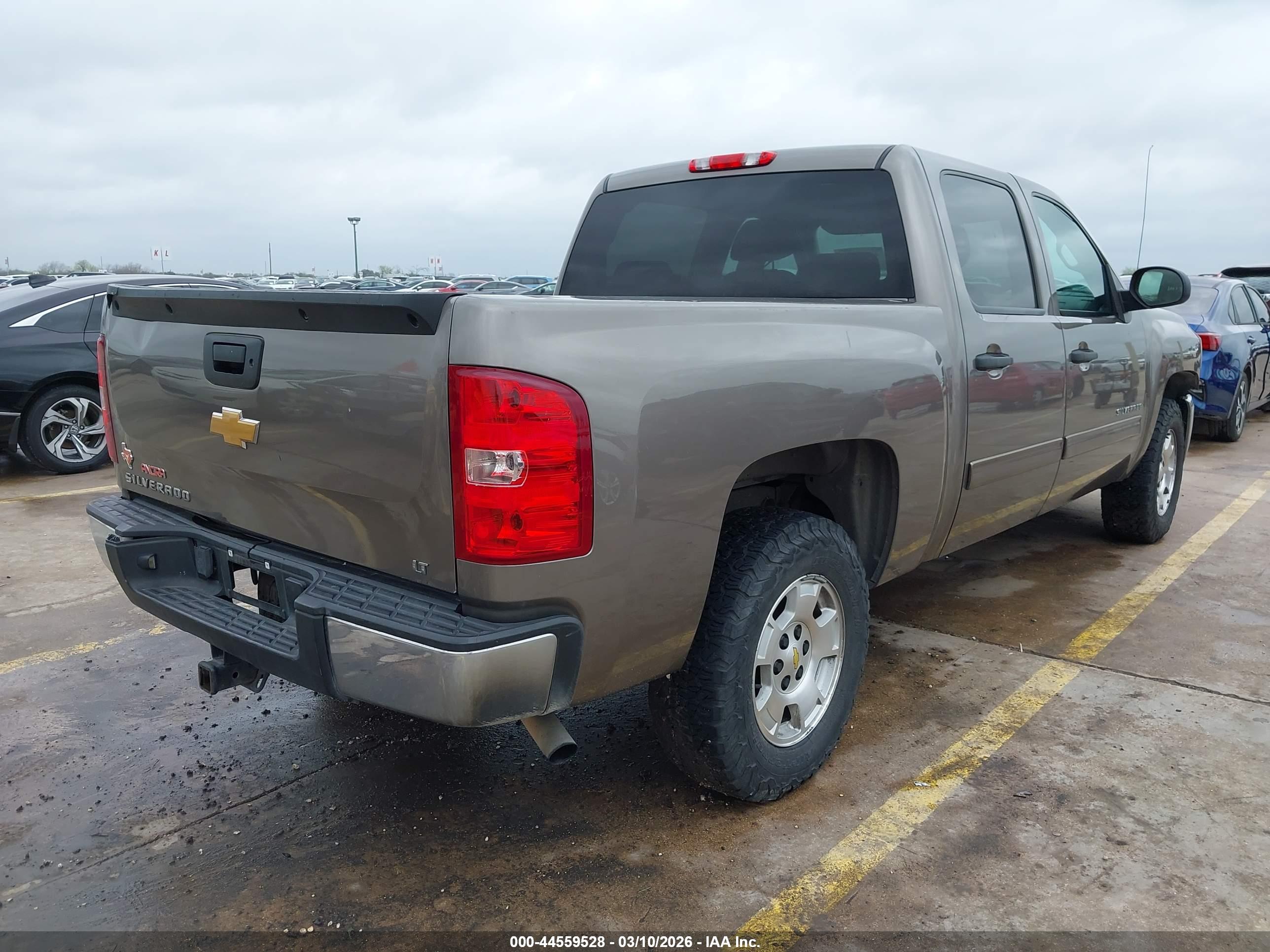 CHEVROLET SILVERADO image 4