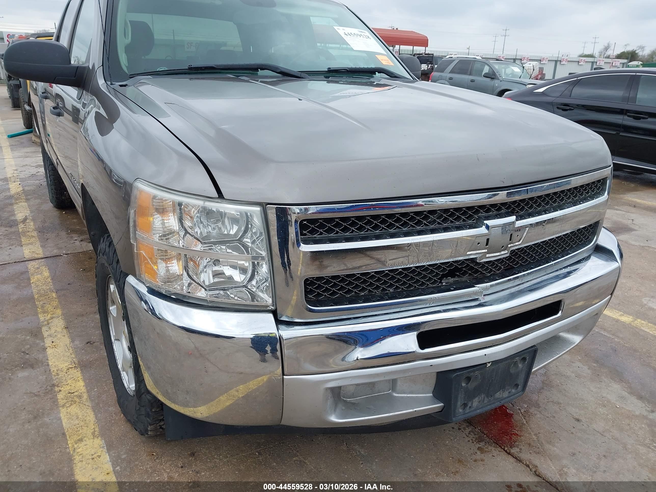 CHEVROLET SILVERADO image 6