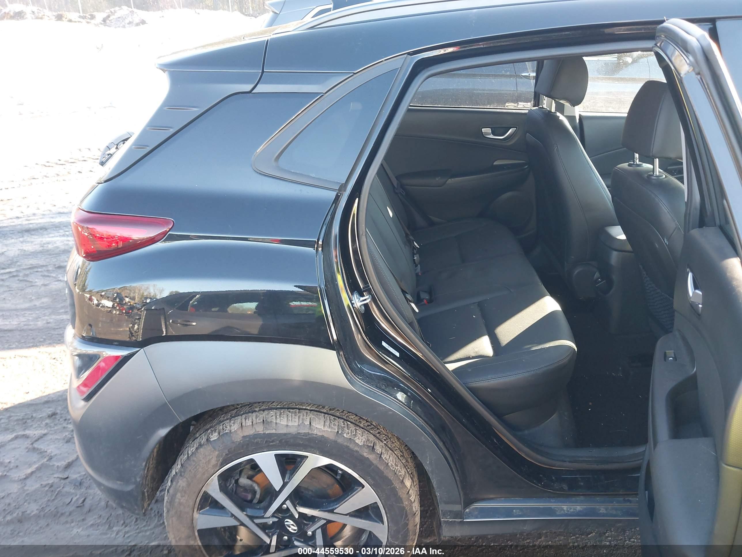 HYUNDAI KONA image 8