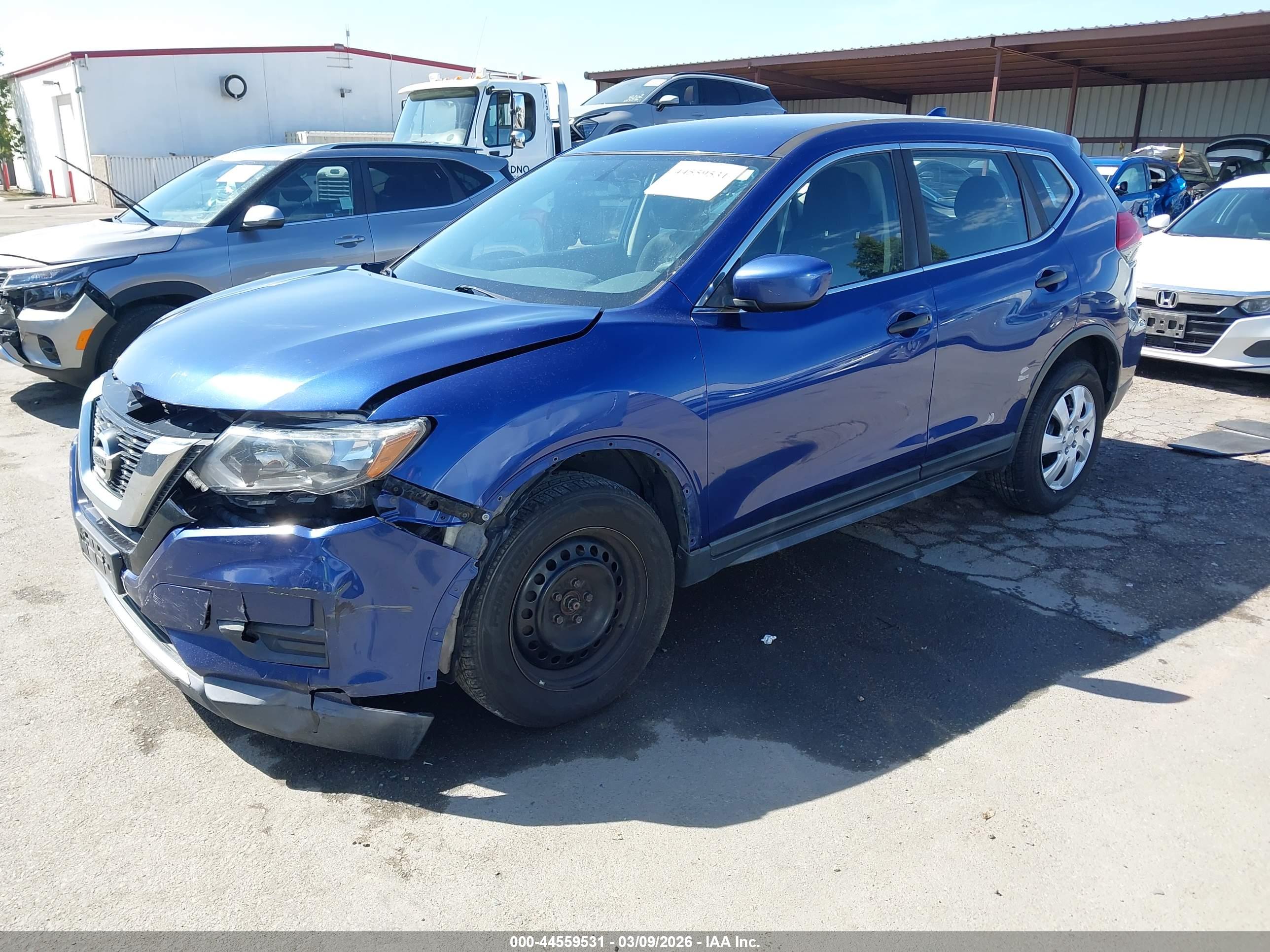 NISSAN ROGUE image 2