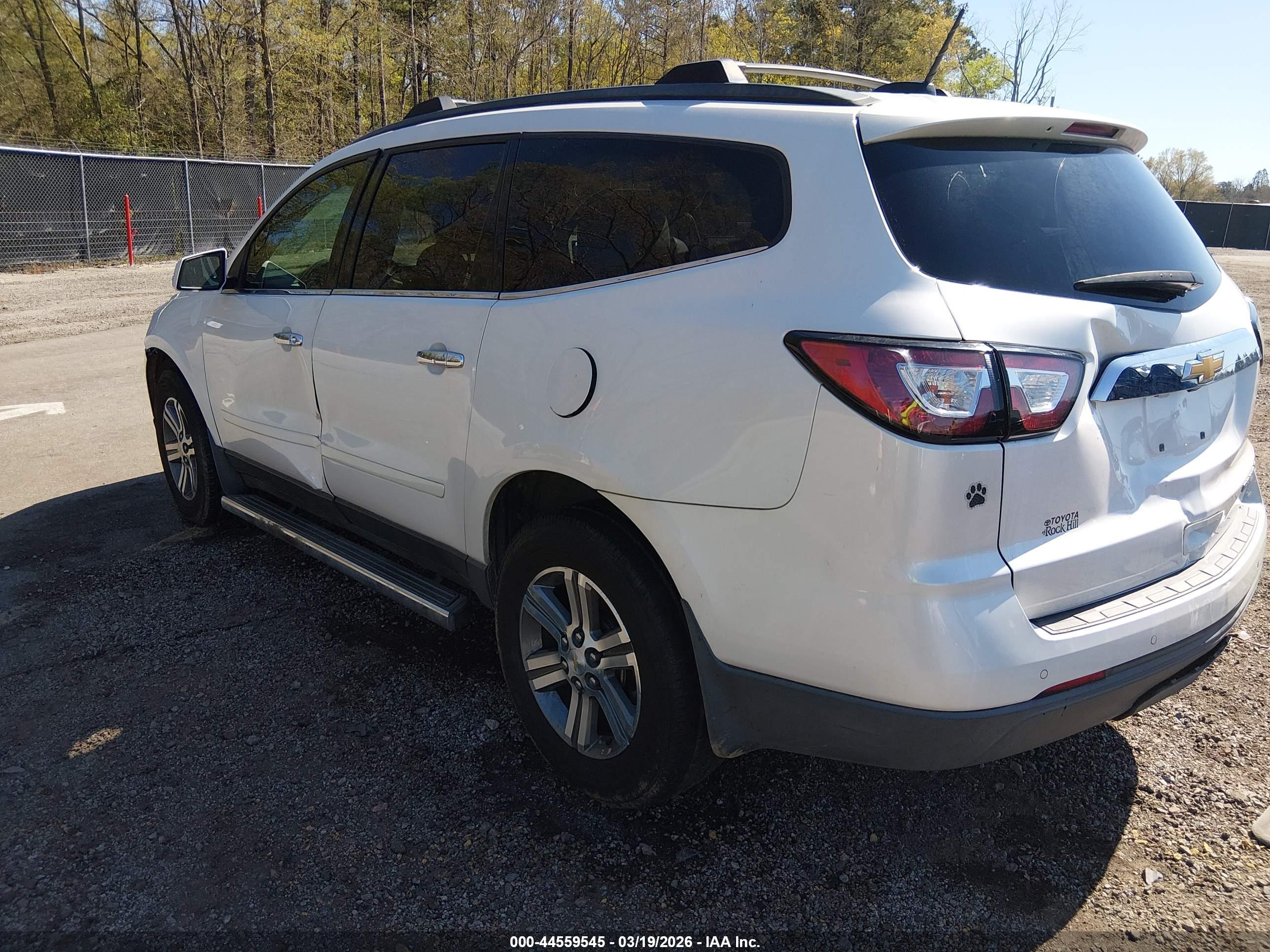 CHEVROLET TRAVERSE image 3