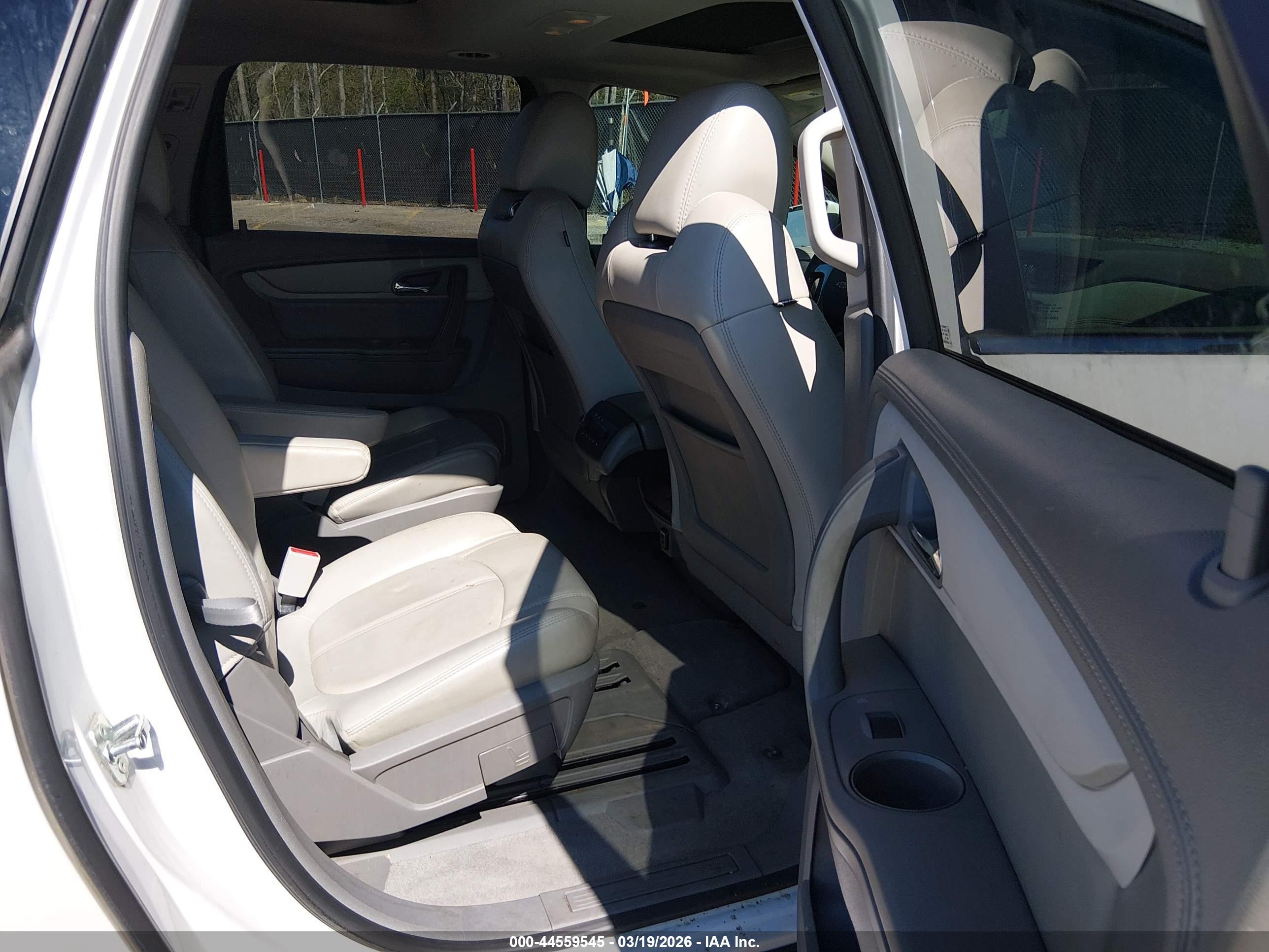 CHEVROLET TRAVERSE image 8