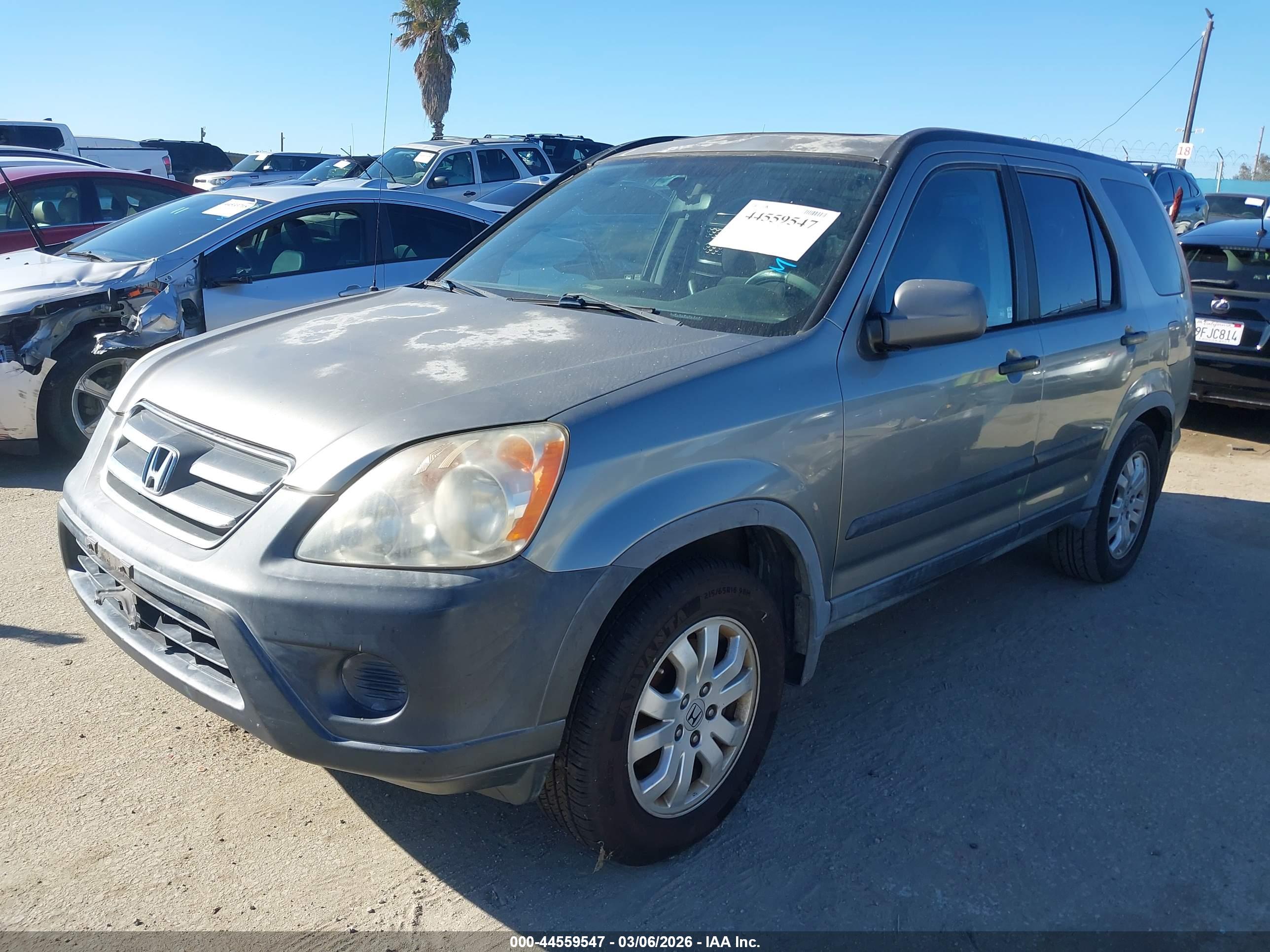 HONDA CR-V image 2
