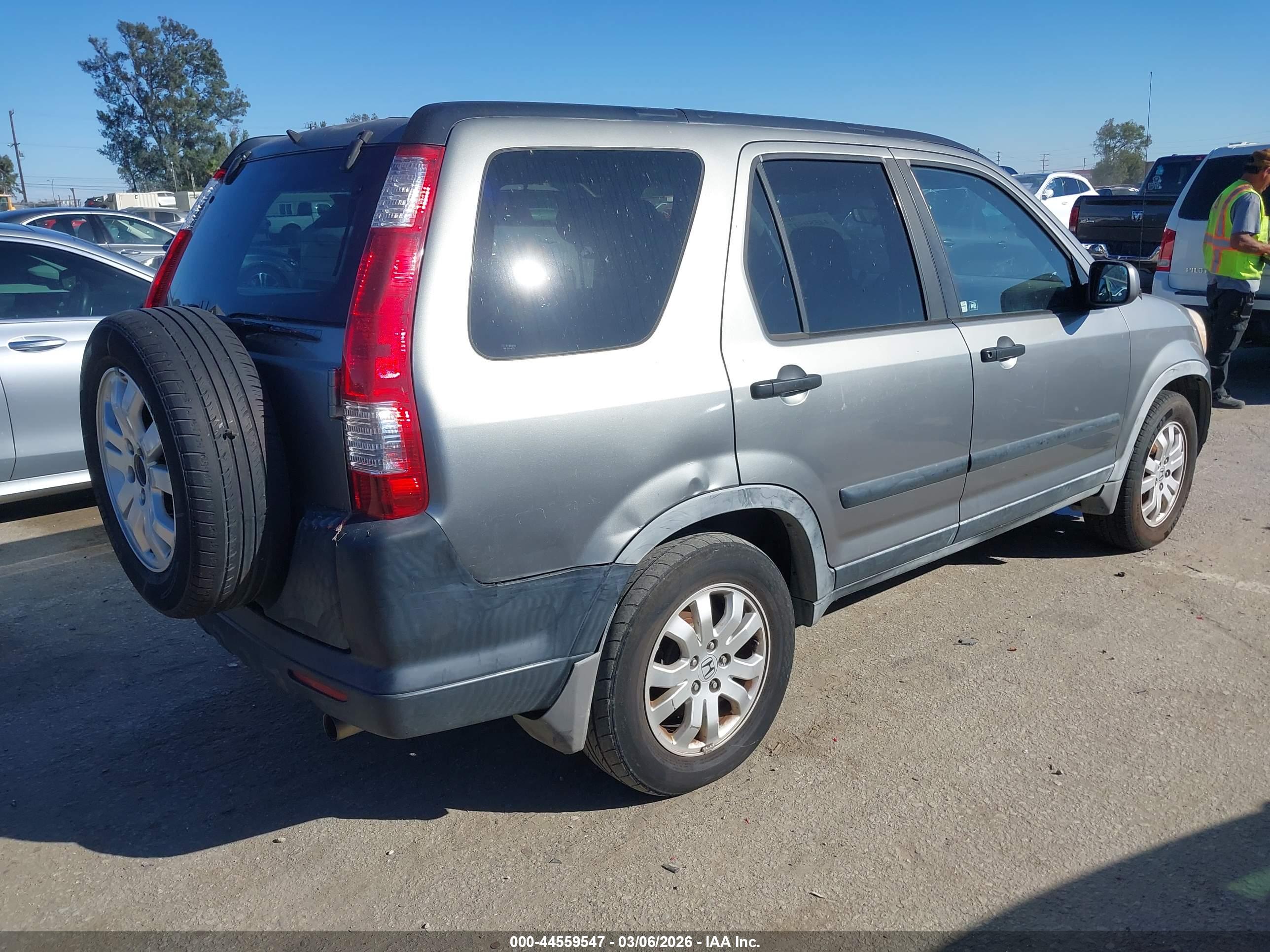 HONDA CR-V image 4