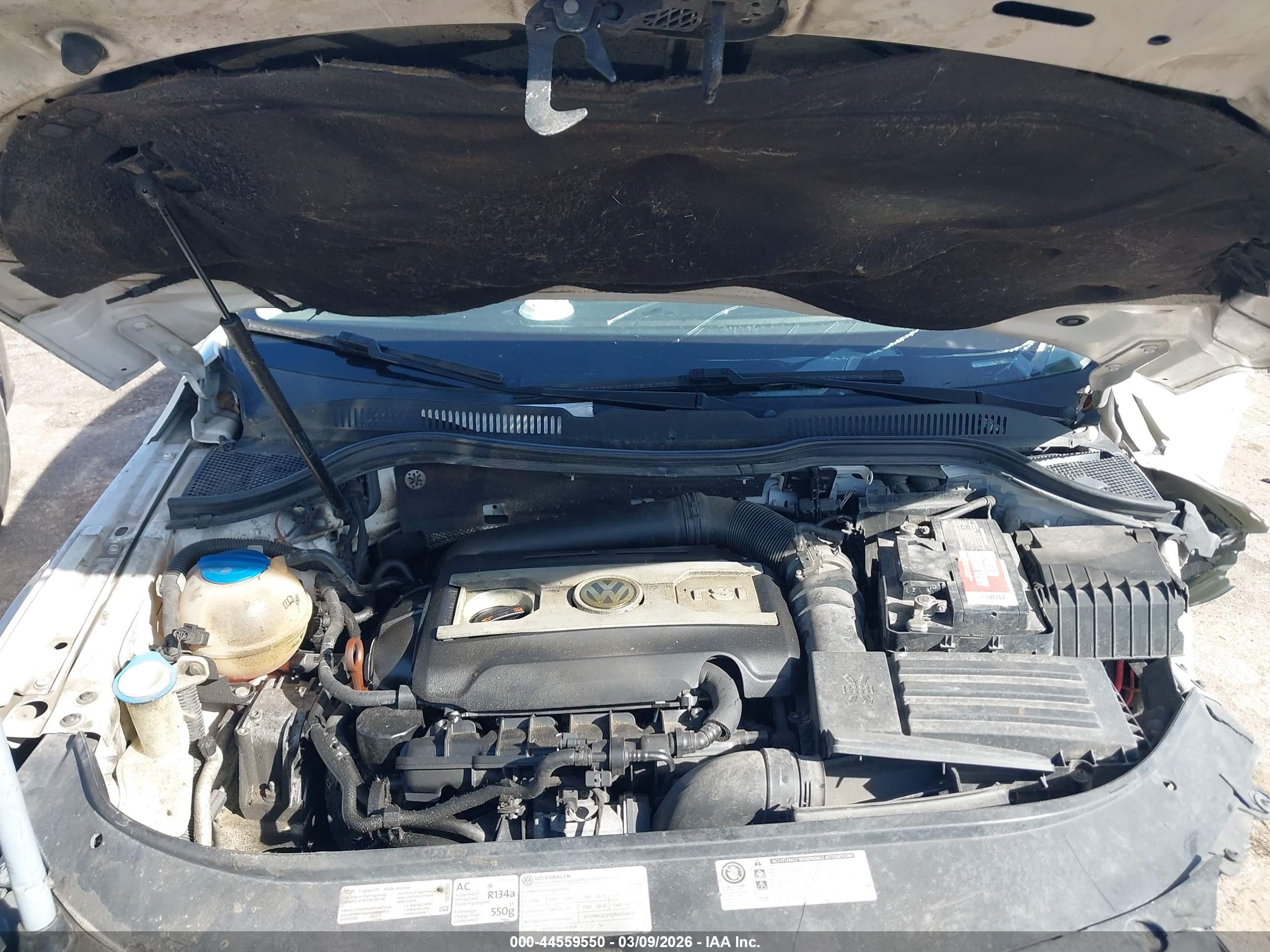 VOLKSWAGEN CC image 10