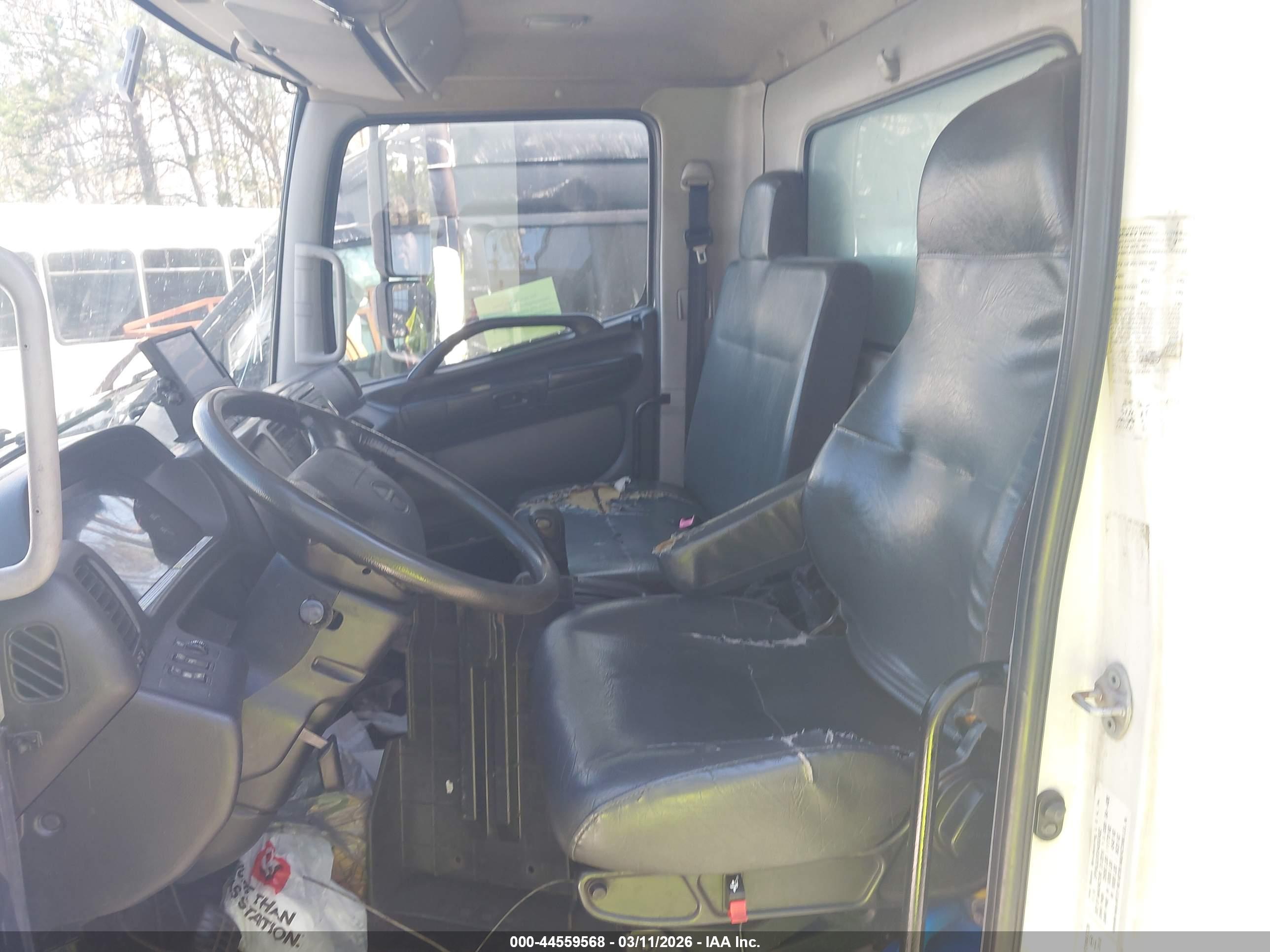 HINO 258/268 image 7