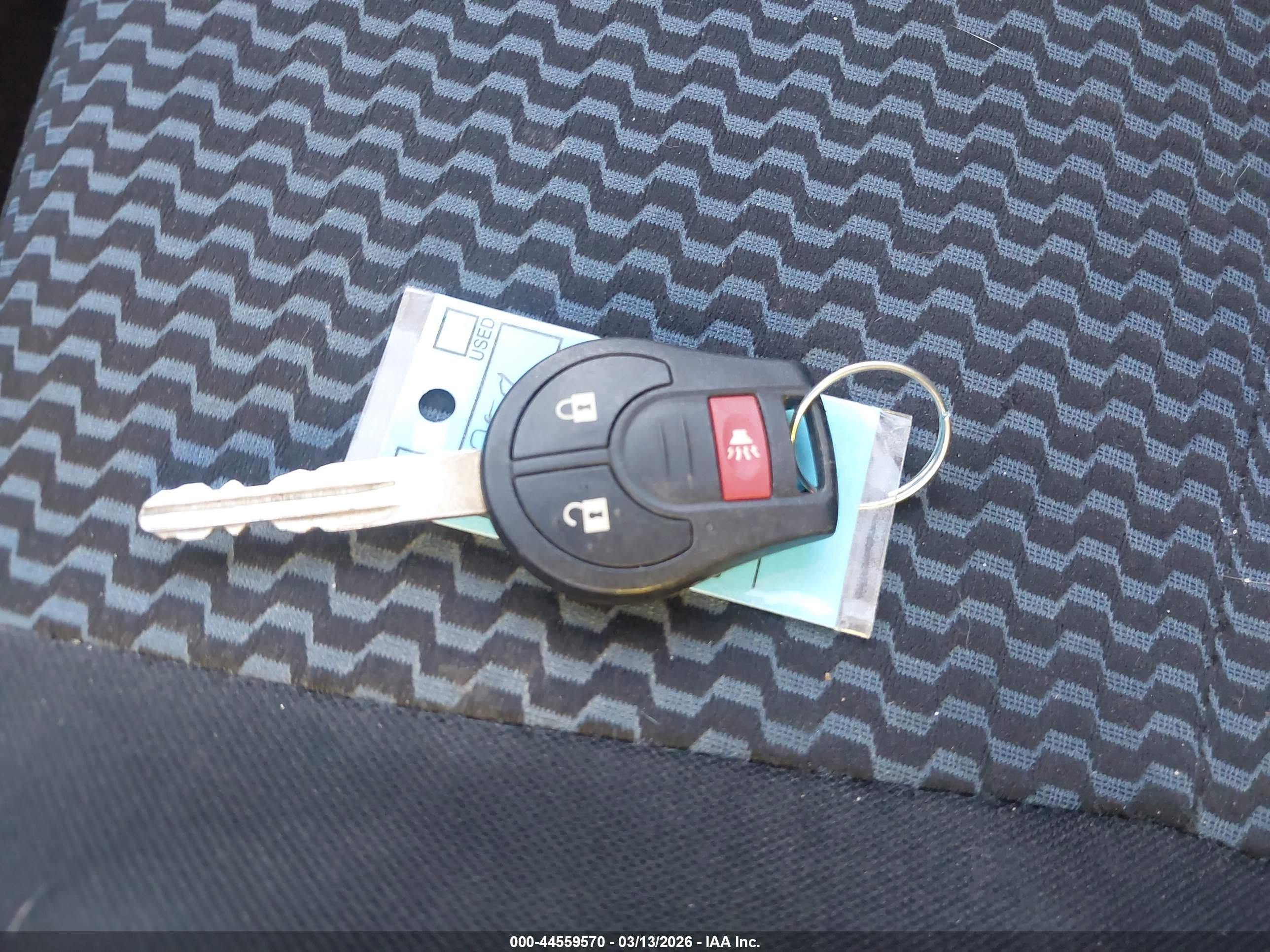 NISSAN VERSA image 11