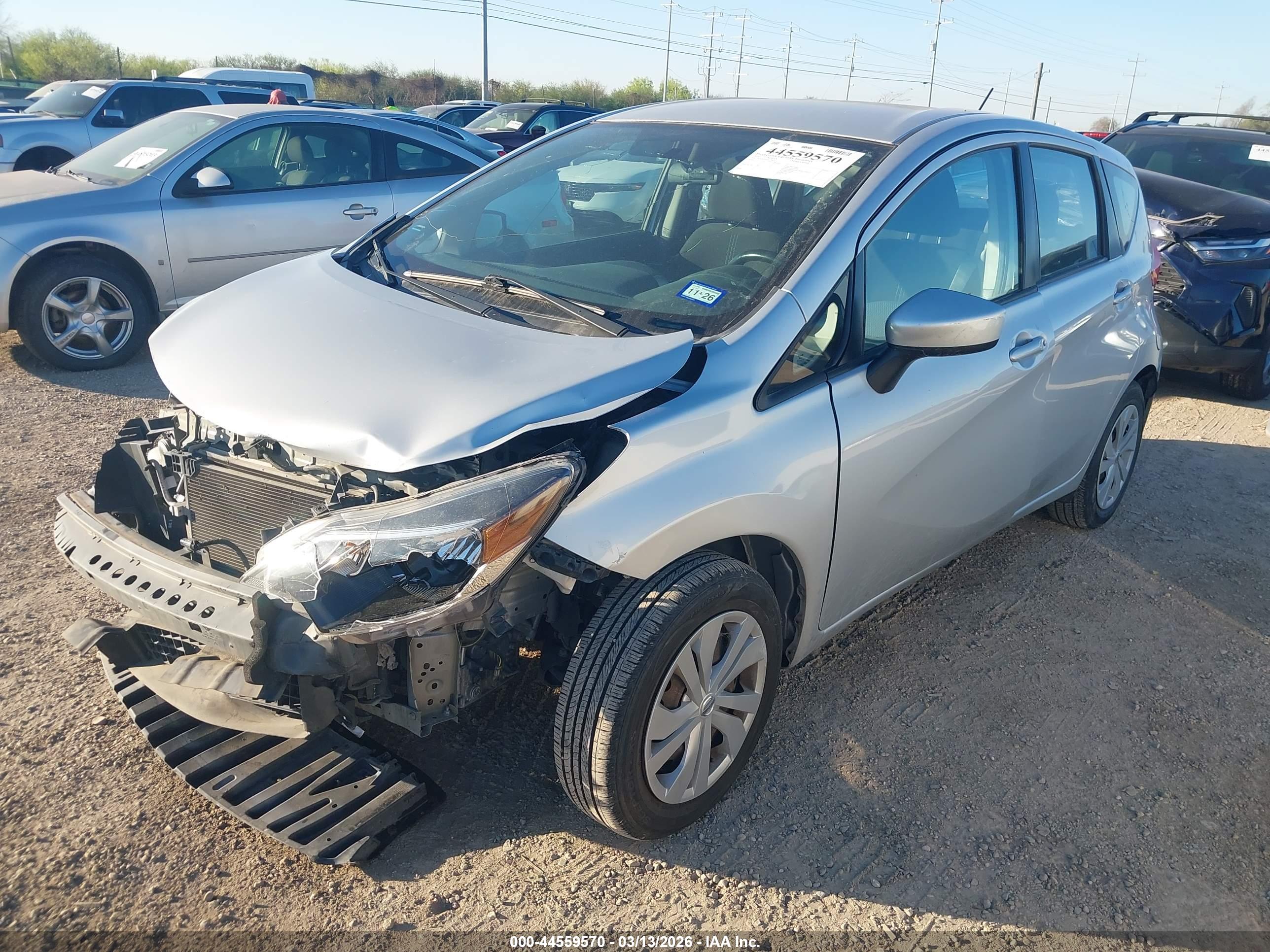 NISSAN VERSA image 2