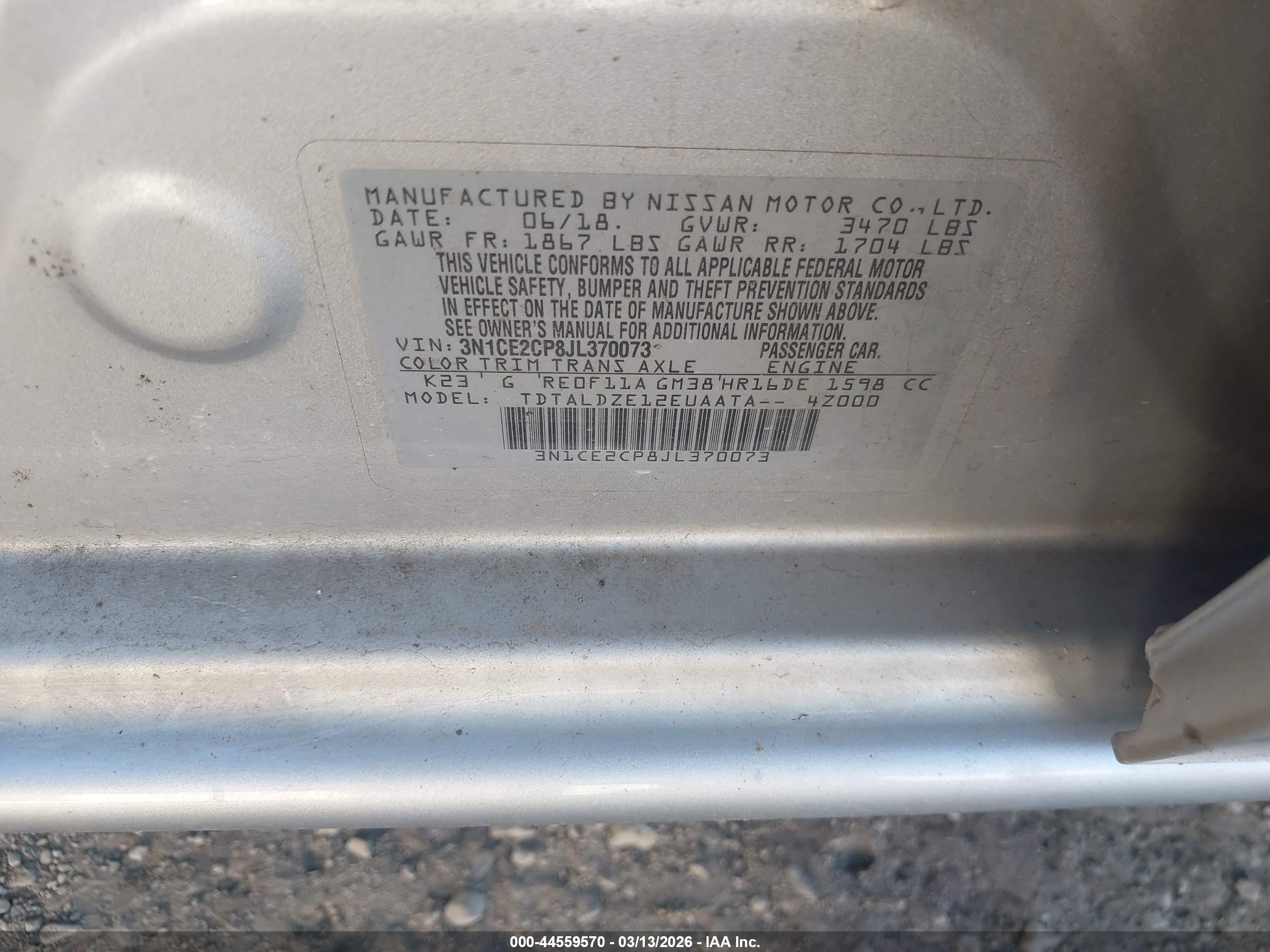 NISSAN VERSA image 9