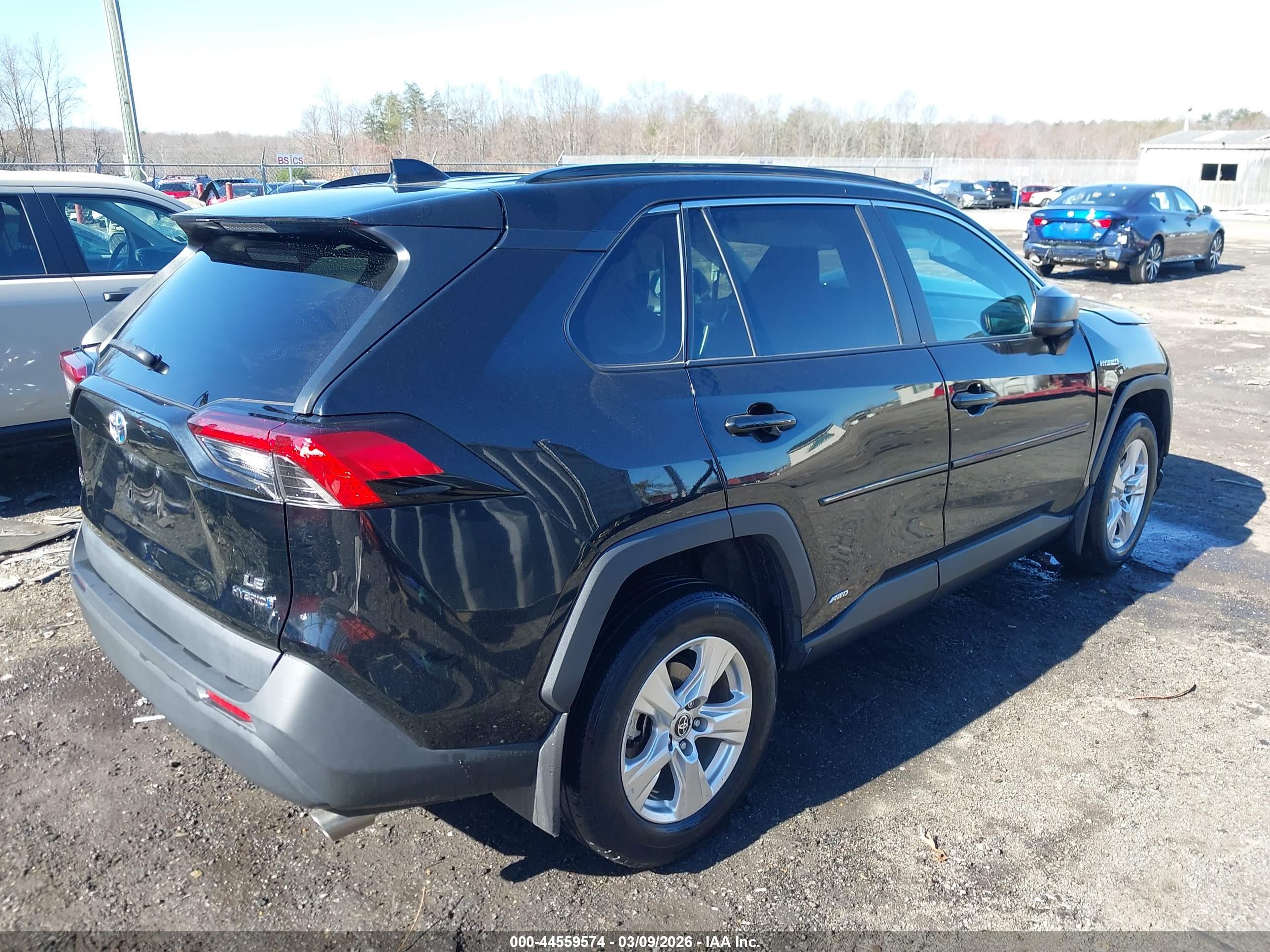TOYOTA RAV4 image 4