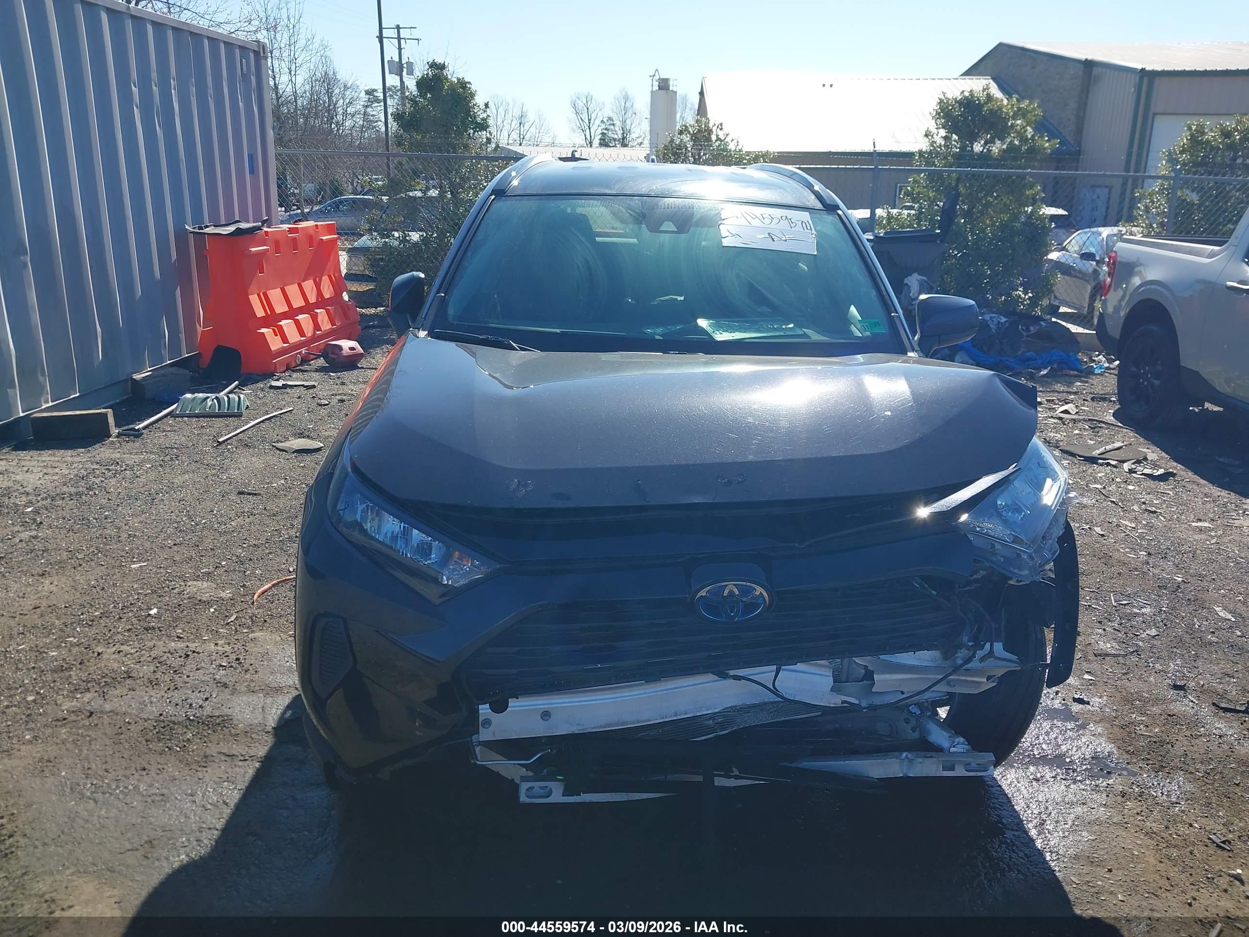 TOYOTA RAV4 image 6
