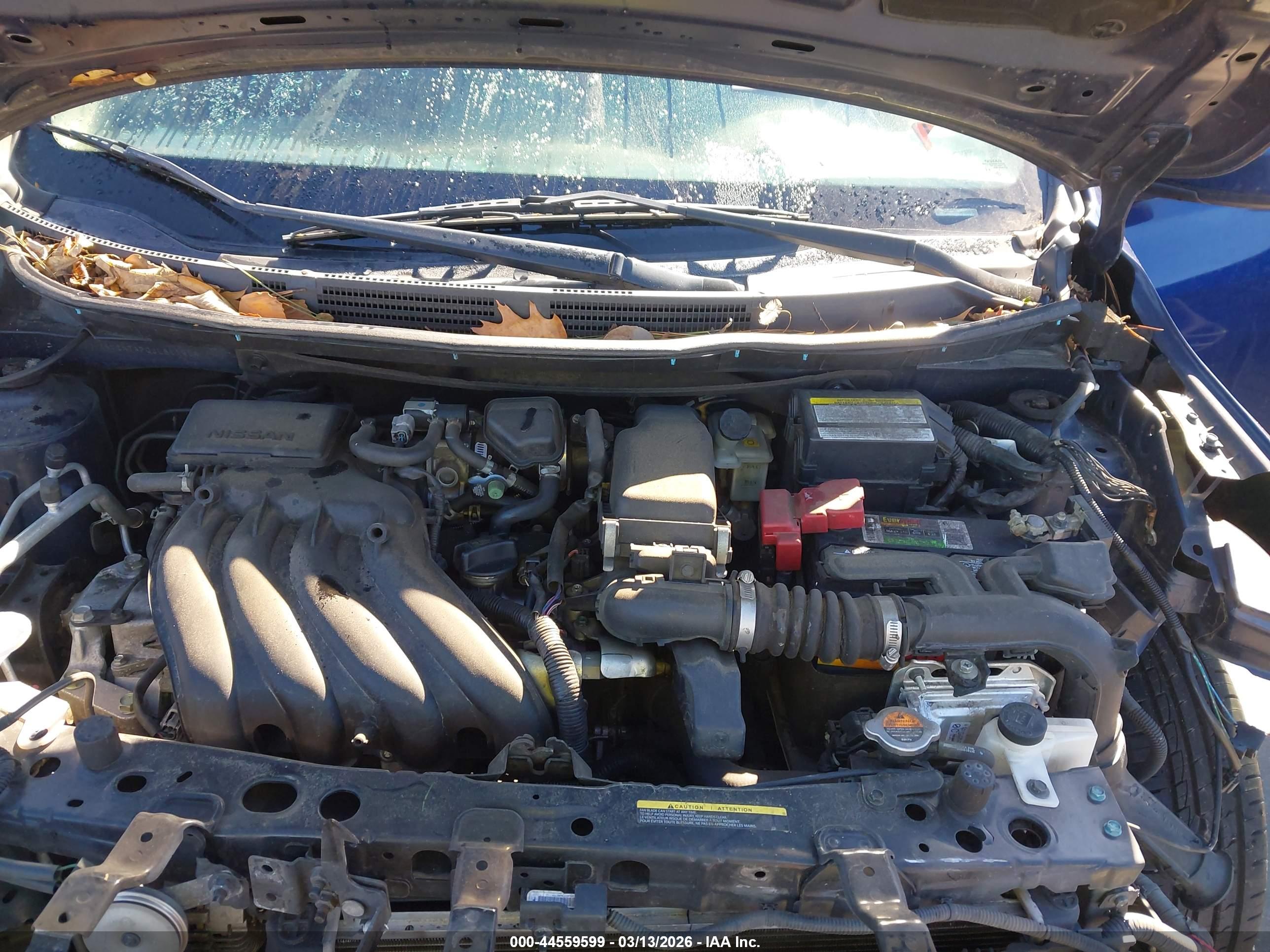 NISSAN VERSA image 10