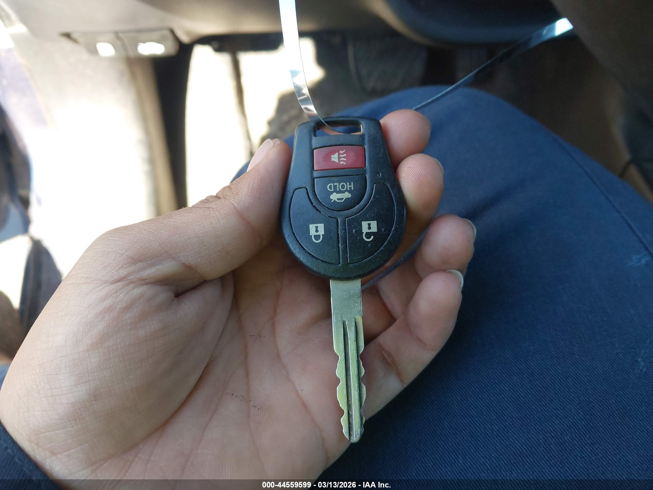 NISSAN VERSA image 11