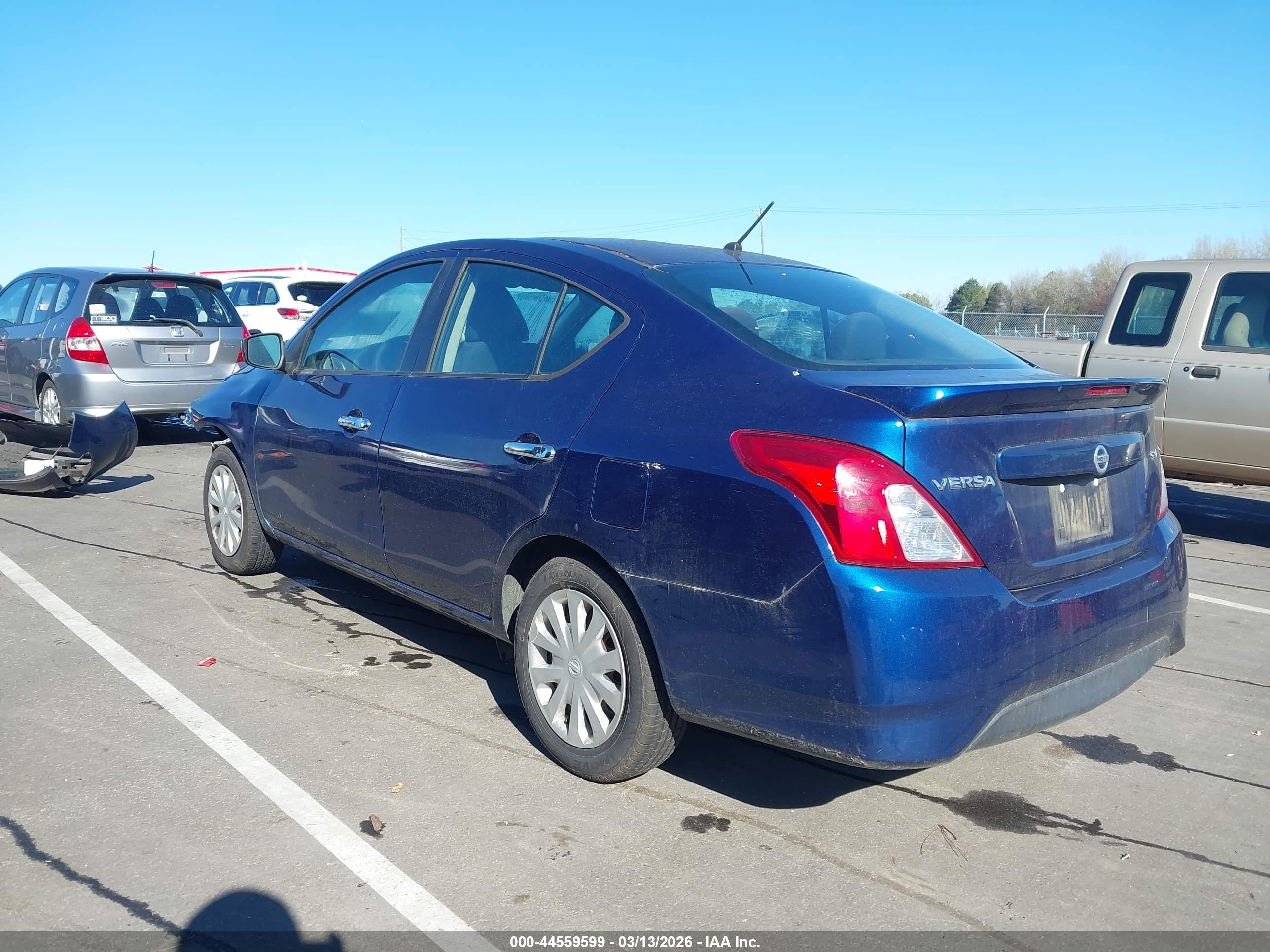 NISSAN VERSA image 3