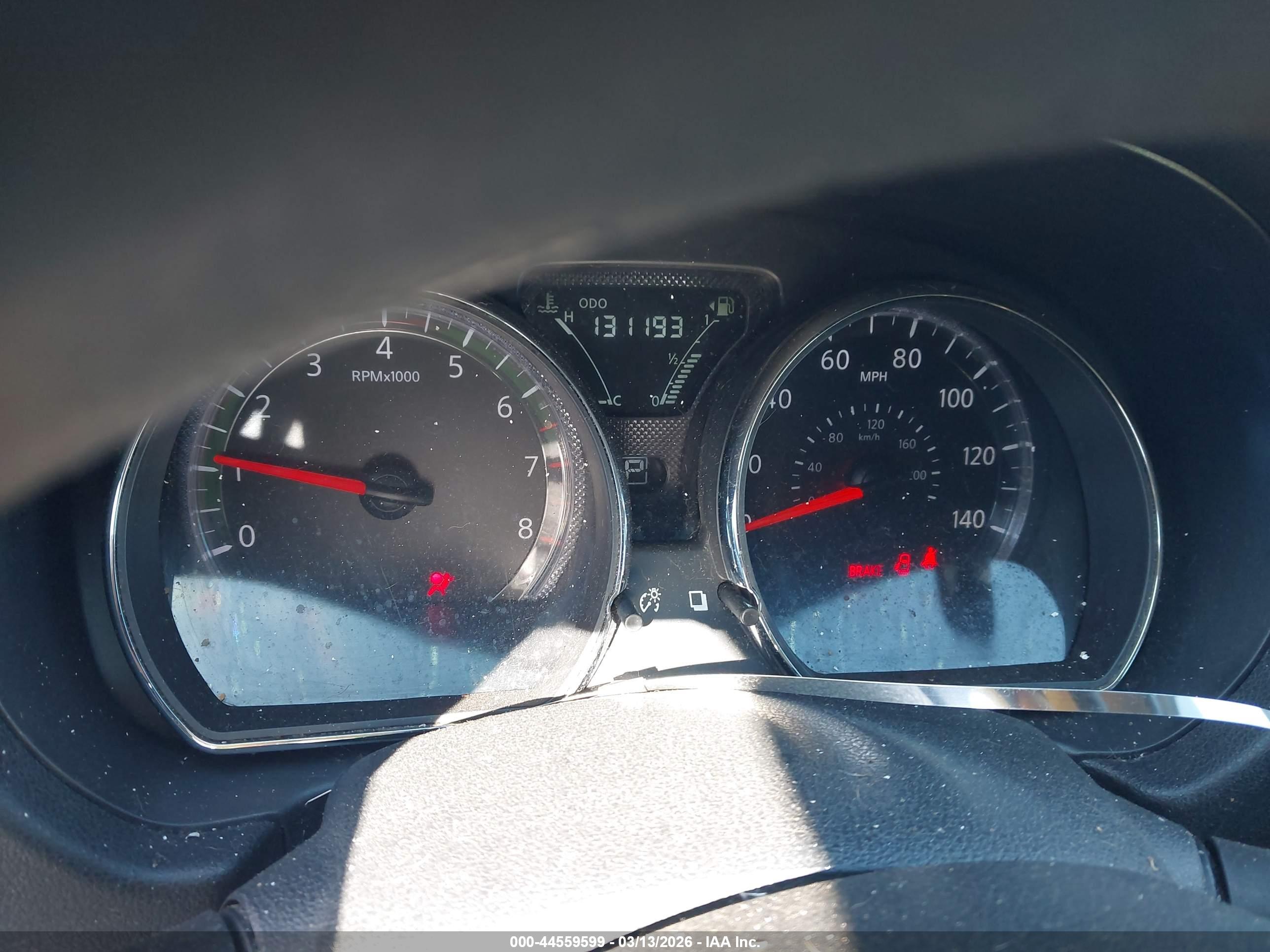 NISSAN VERSA image 7
