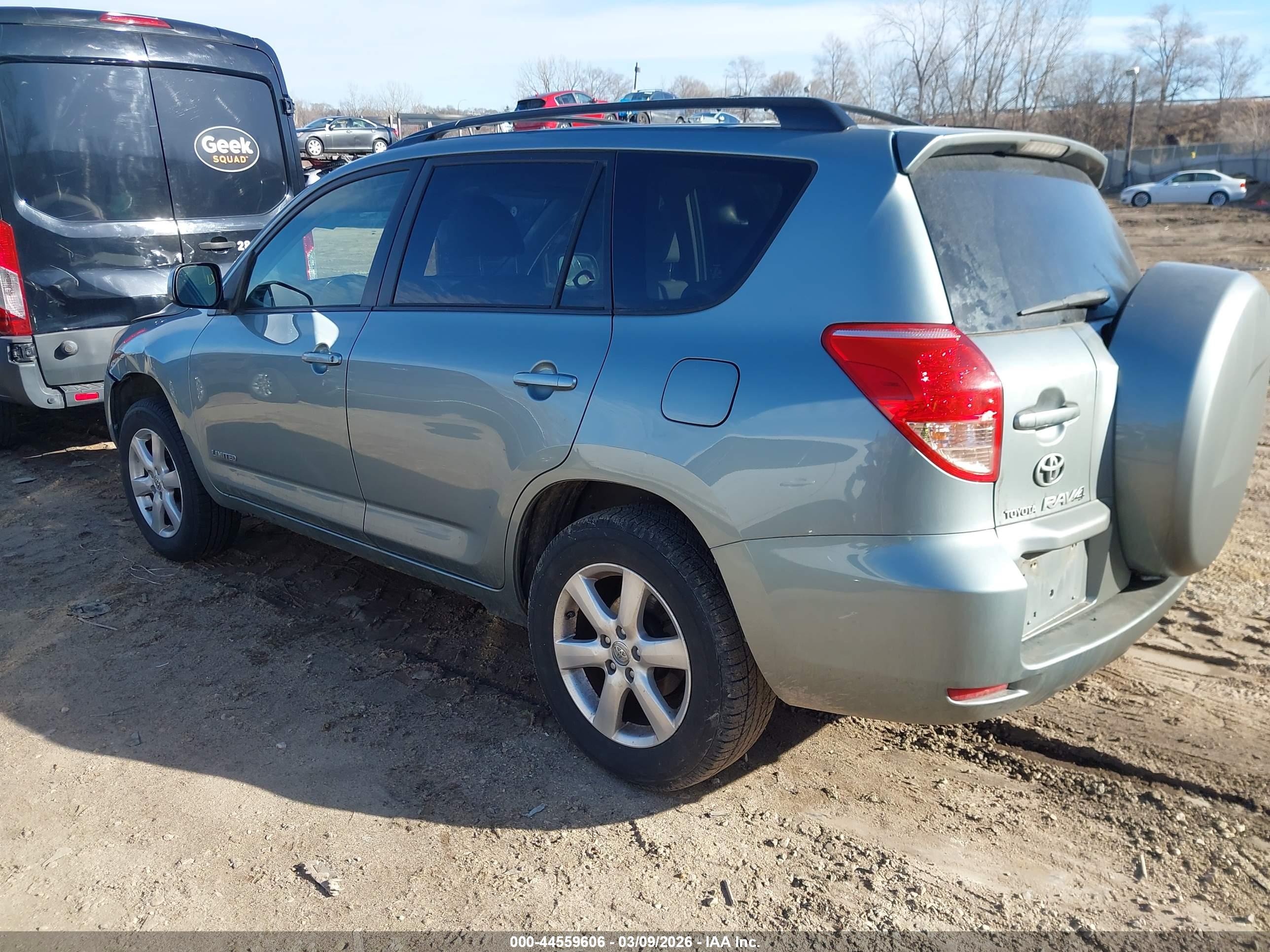 TOYOTA RAV4 image 3