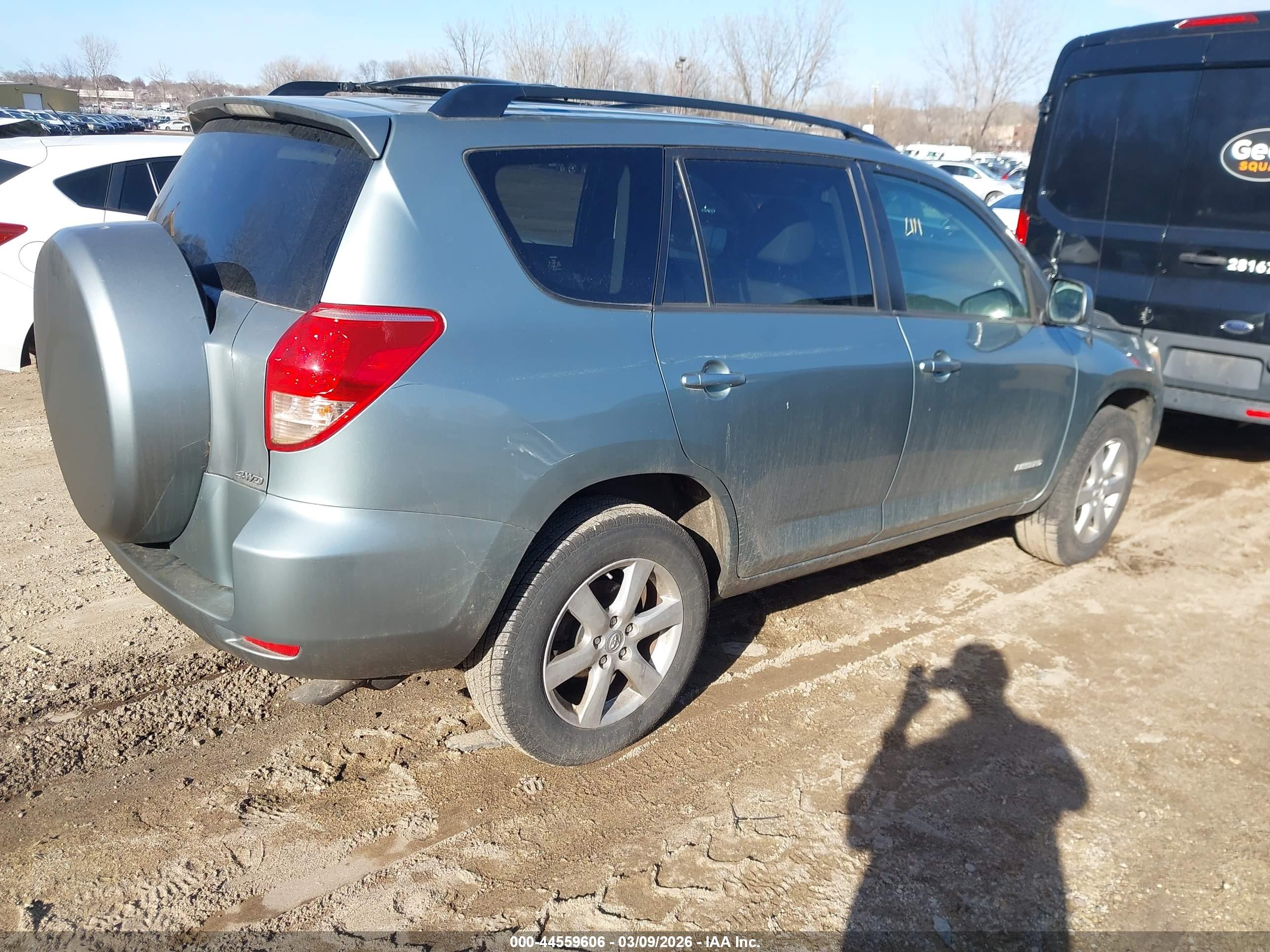 TOYOTA RAV4 image 4
