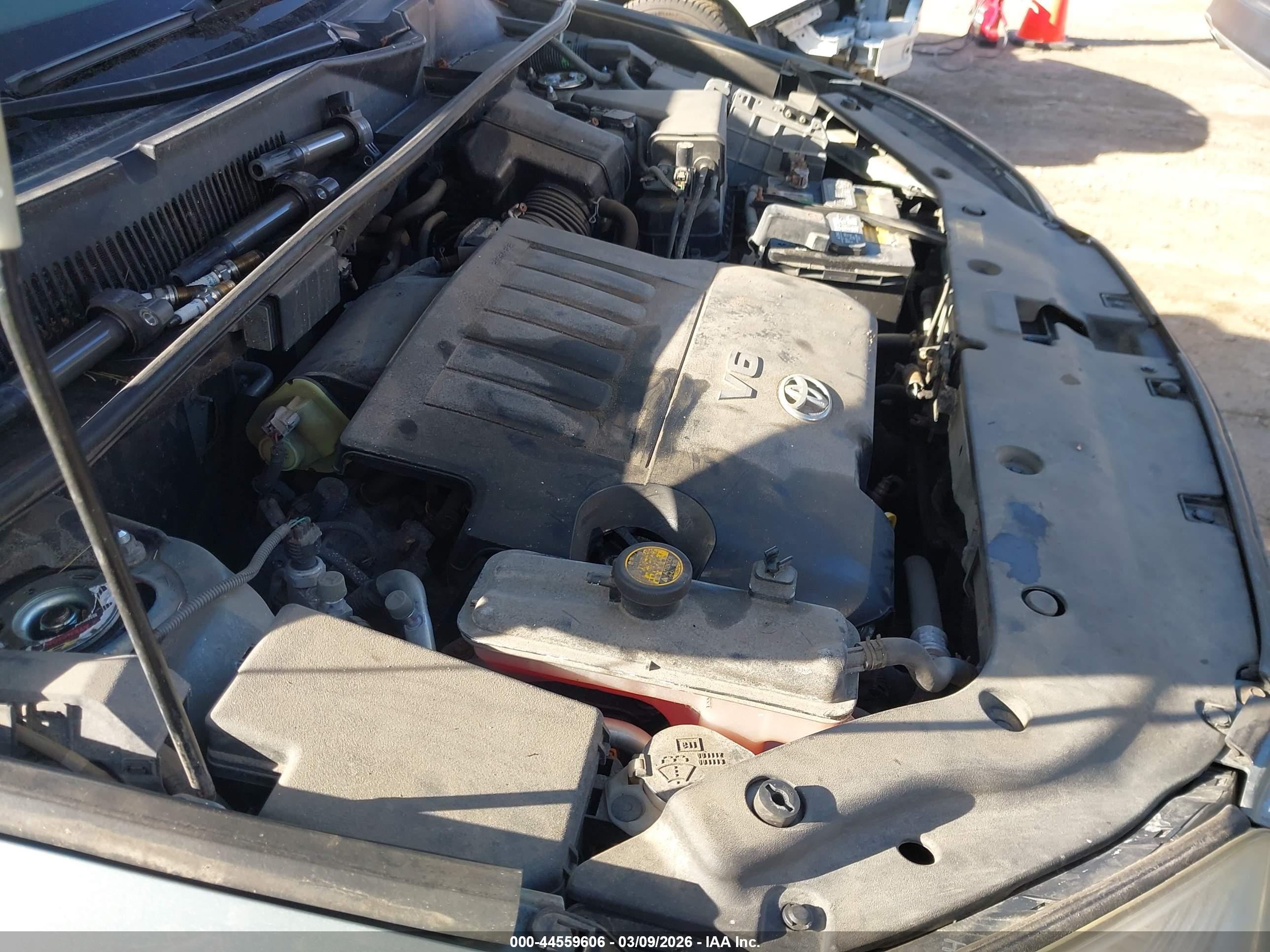 TOYOTA RAV4 image 6