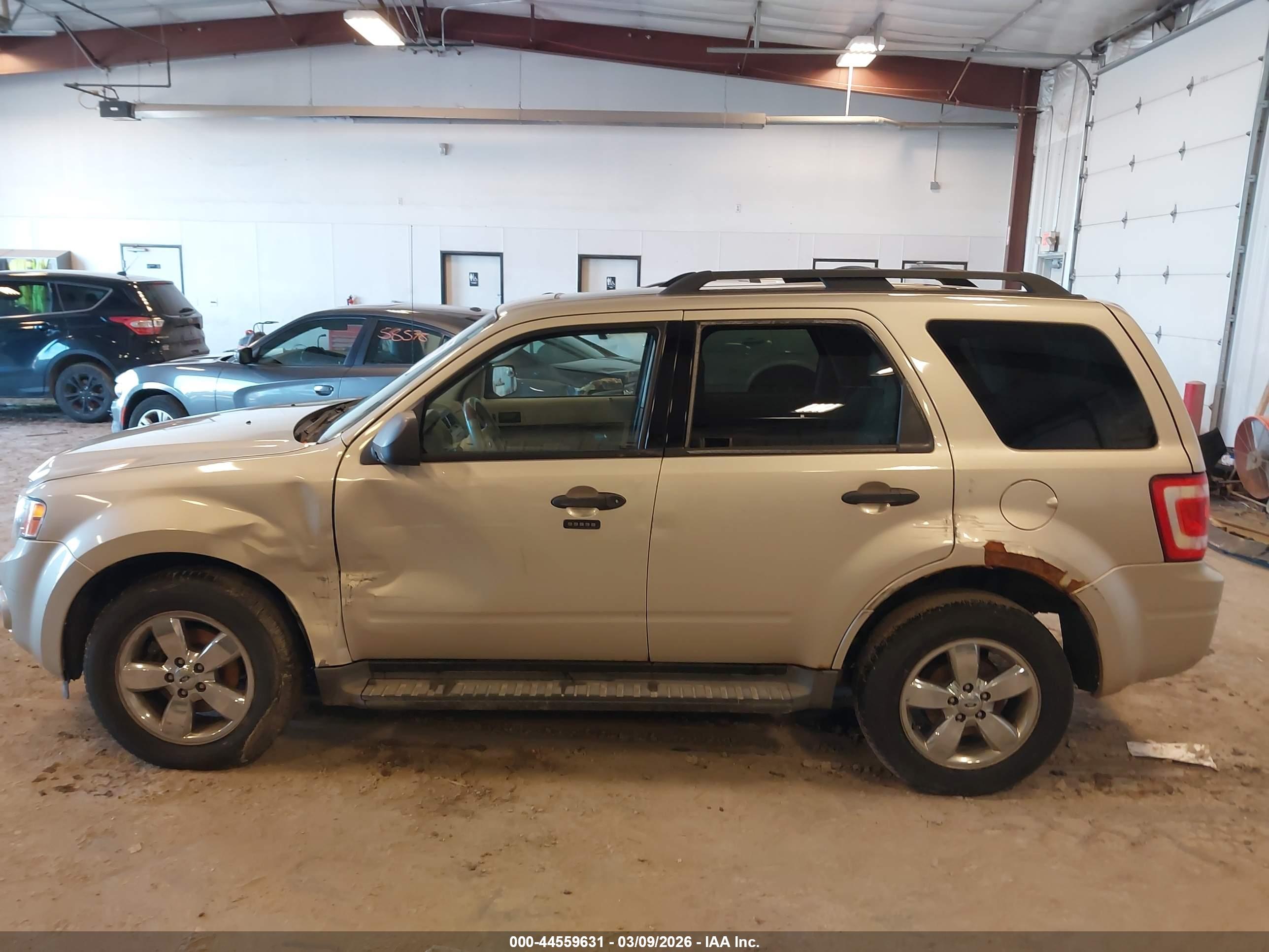 FORD ESCAPE image 6