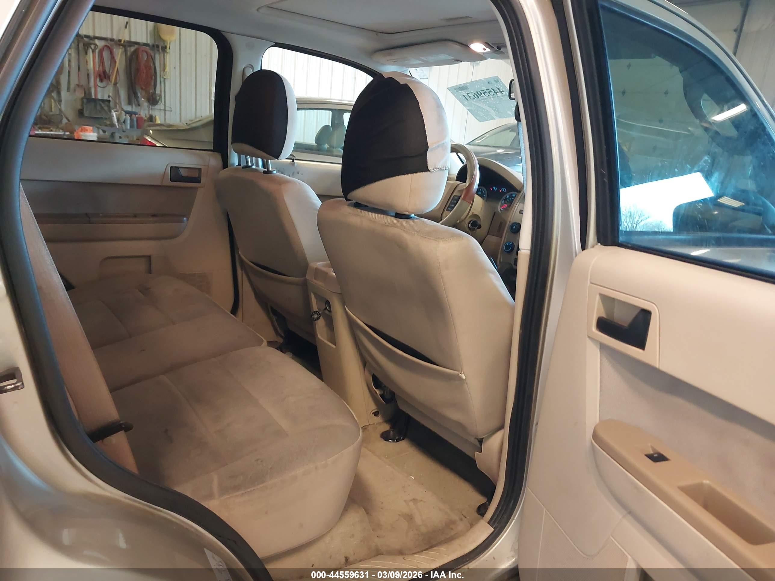 FORD ESCAPE image 8