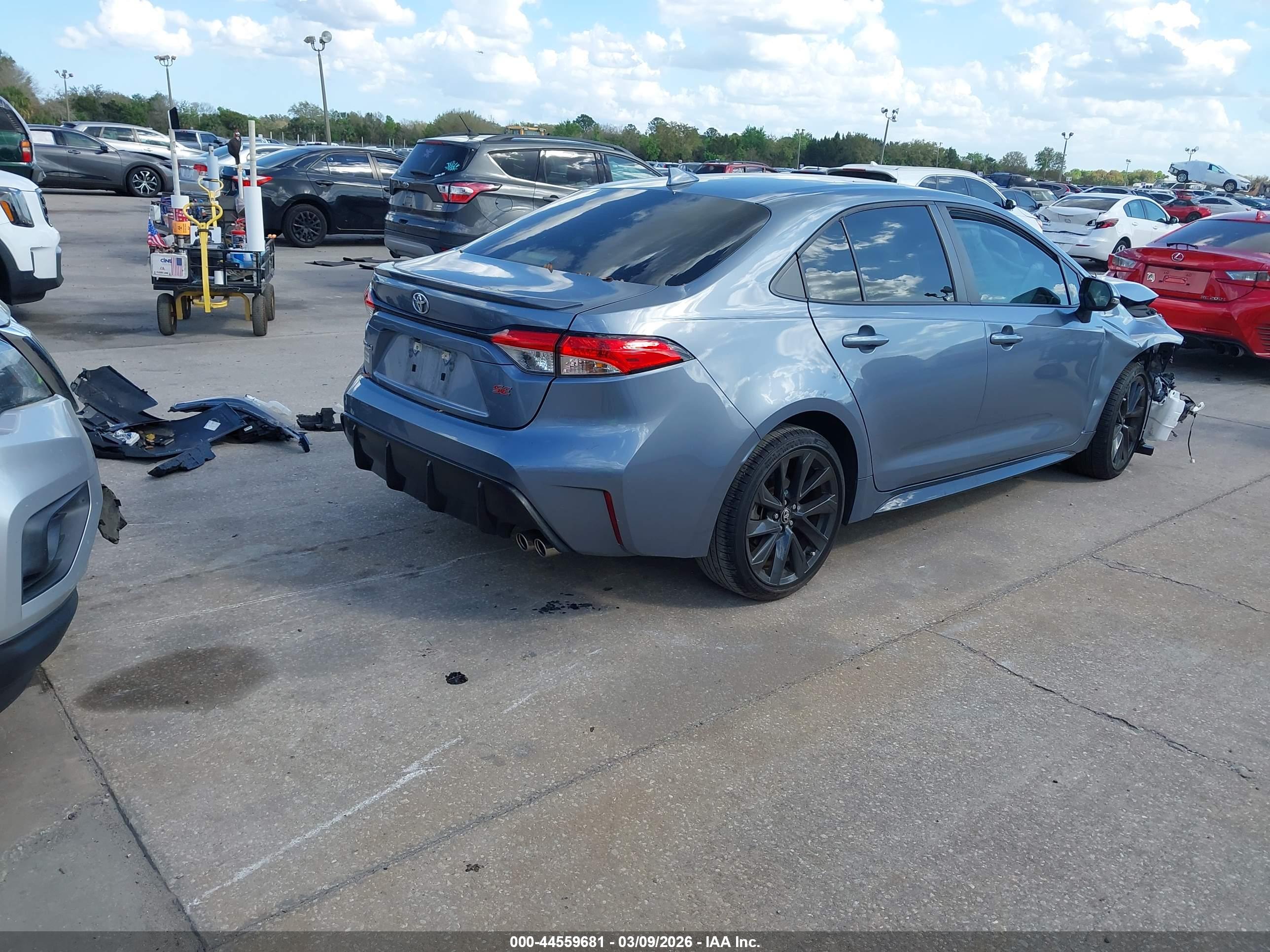 TOYOTA COROLLA image 4