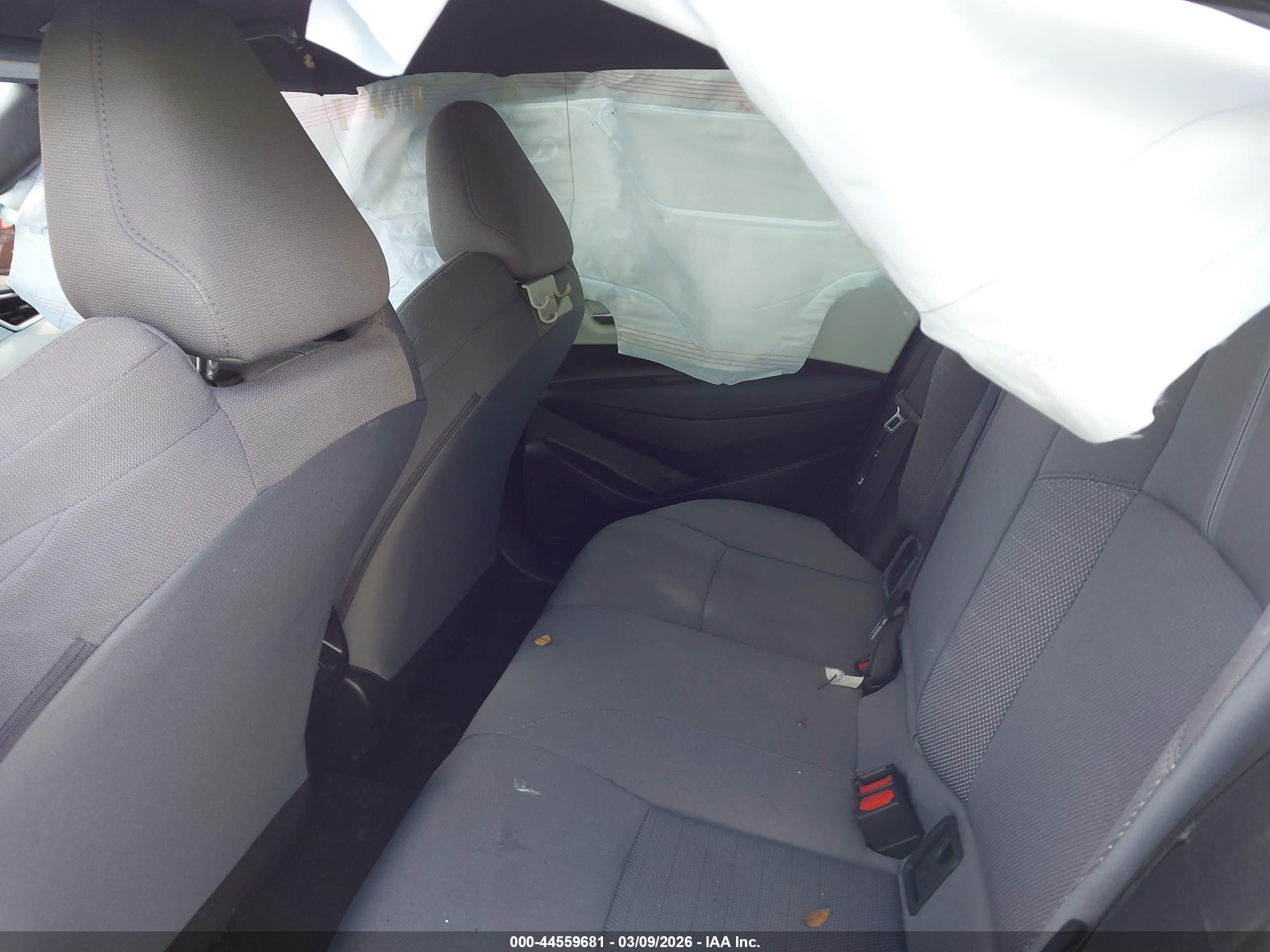 TOYOTA COROLLA image 8