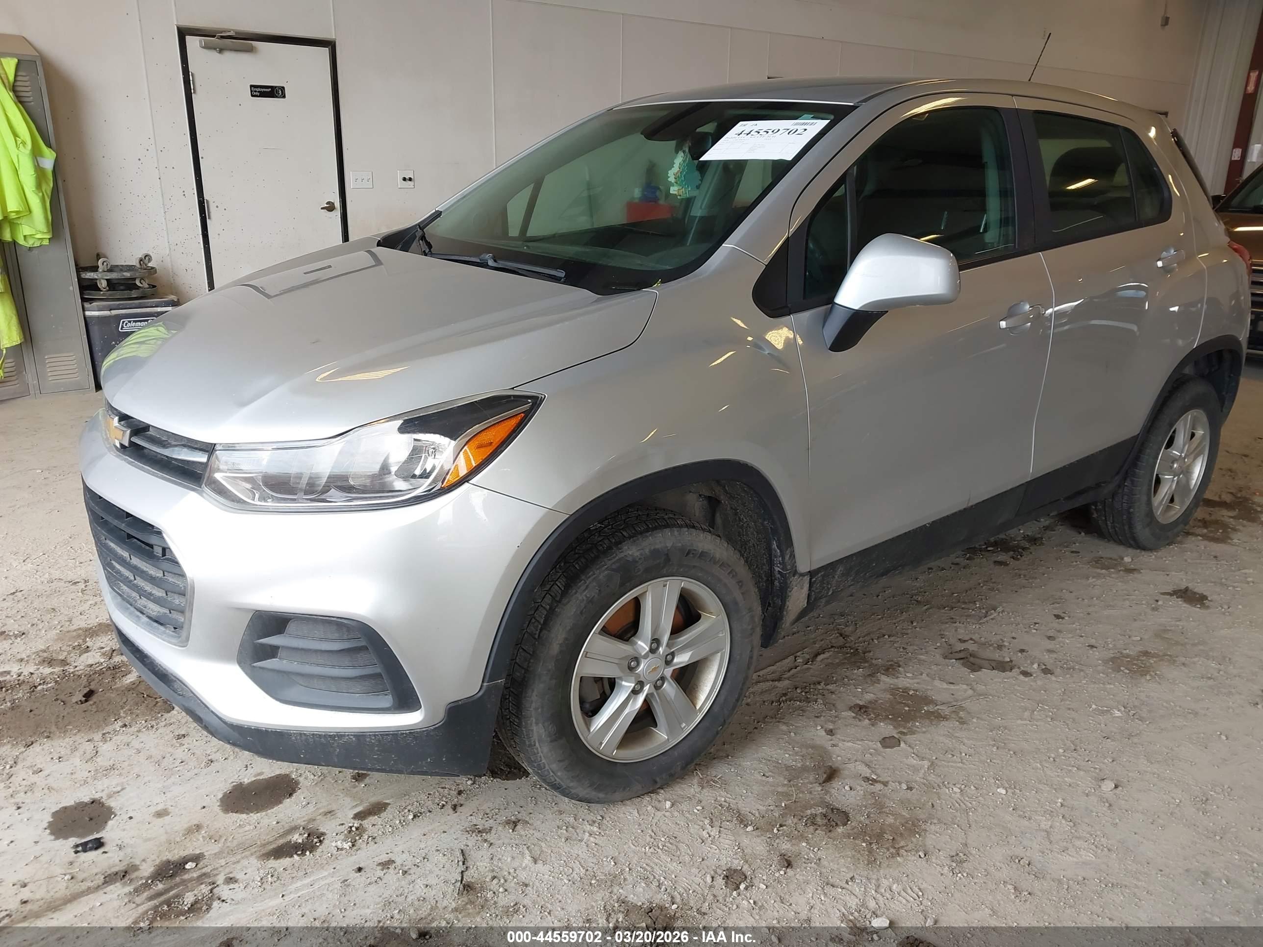 CHEVROLET TRAX image 2