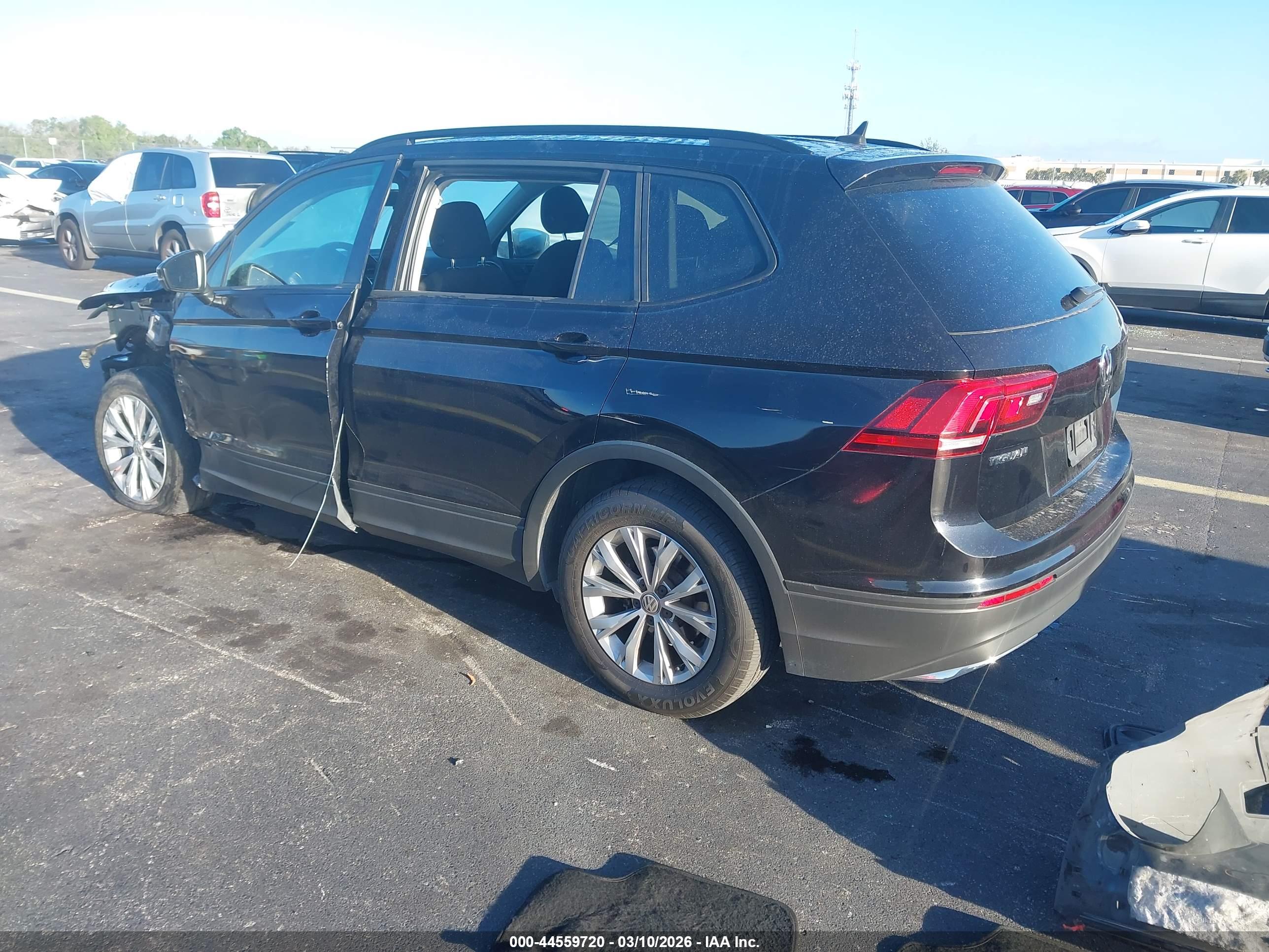 VOLKSWAGEN TIGUAN image 3