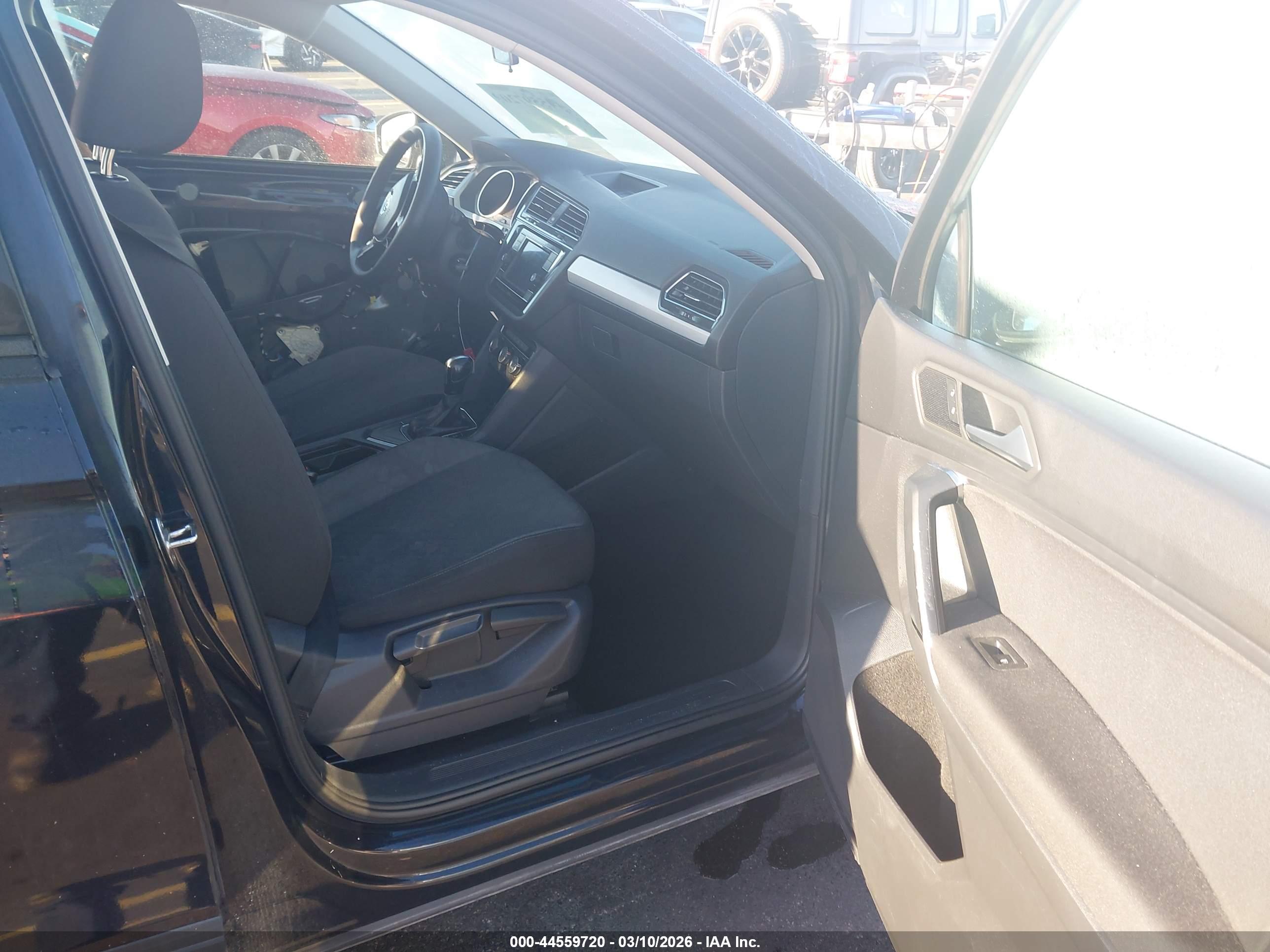 VOLKSWAGEN TIGUAN image 5