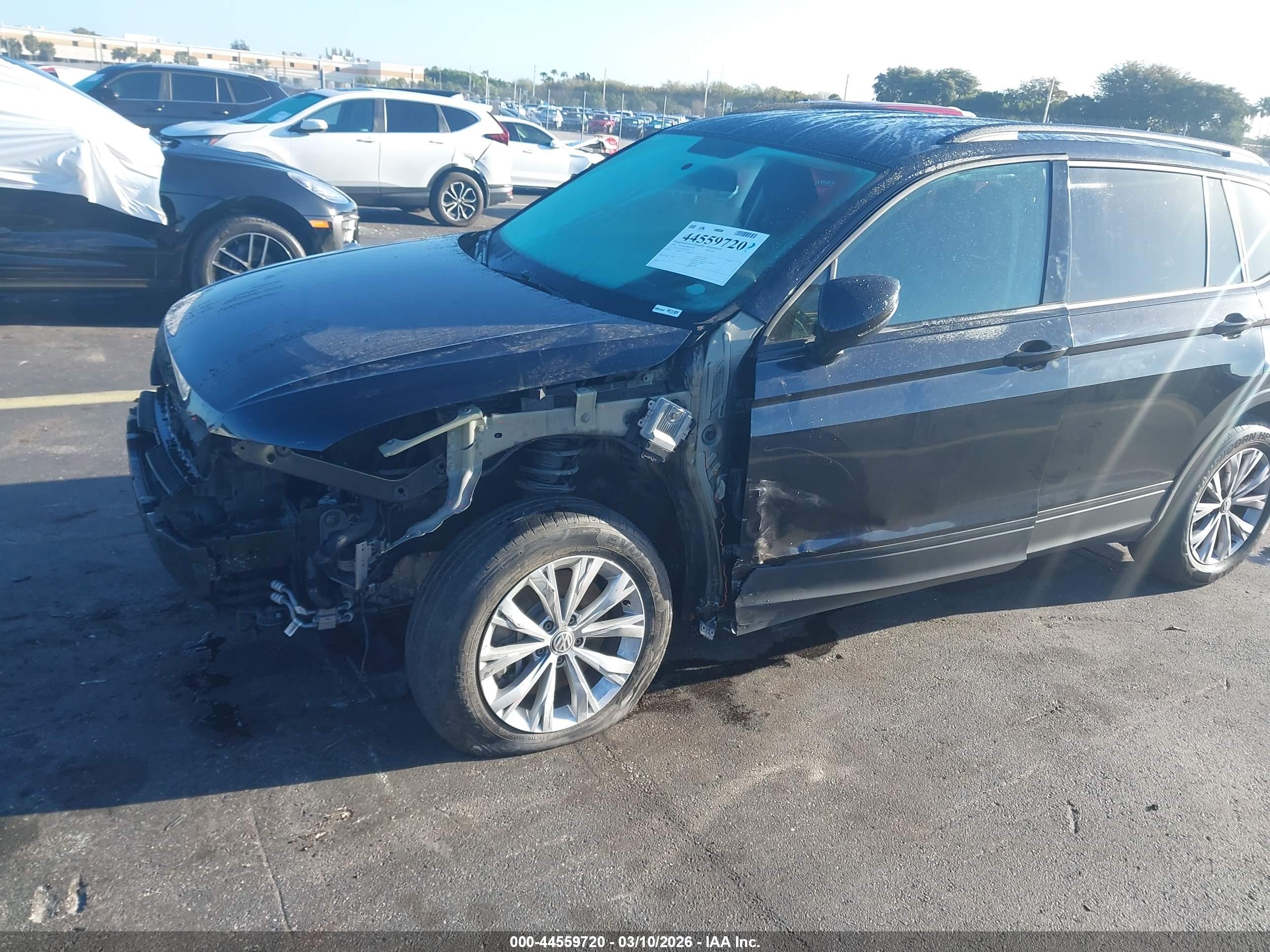 VOLKSWAGEN TIGUAN image 6