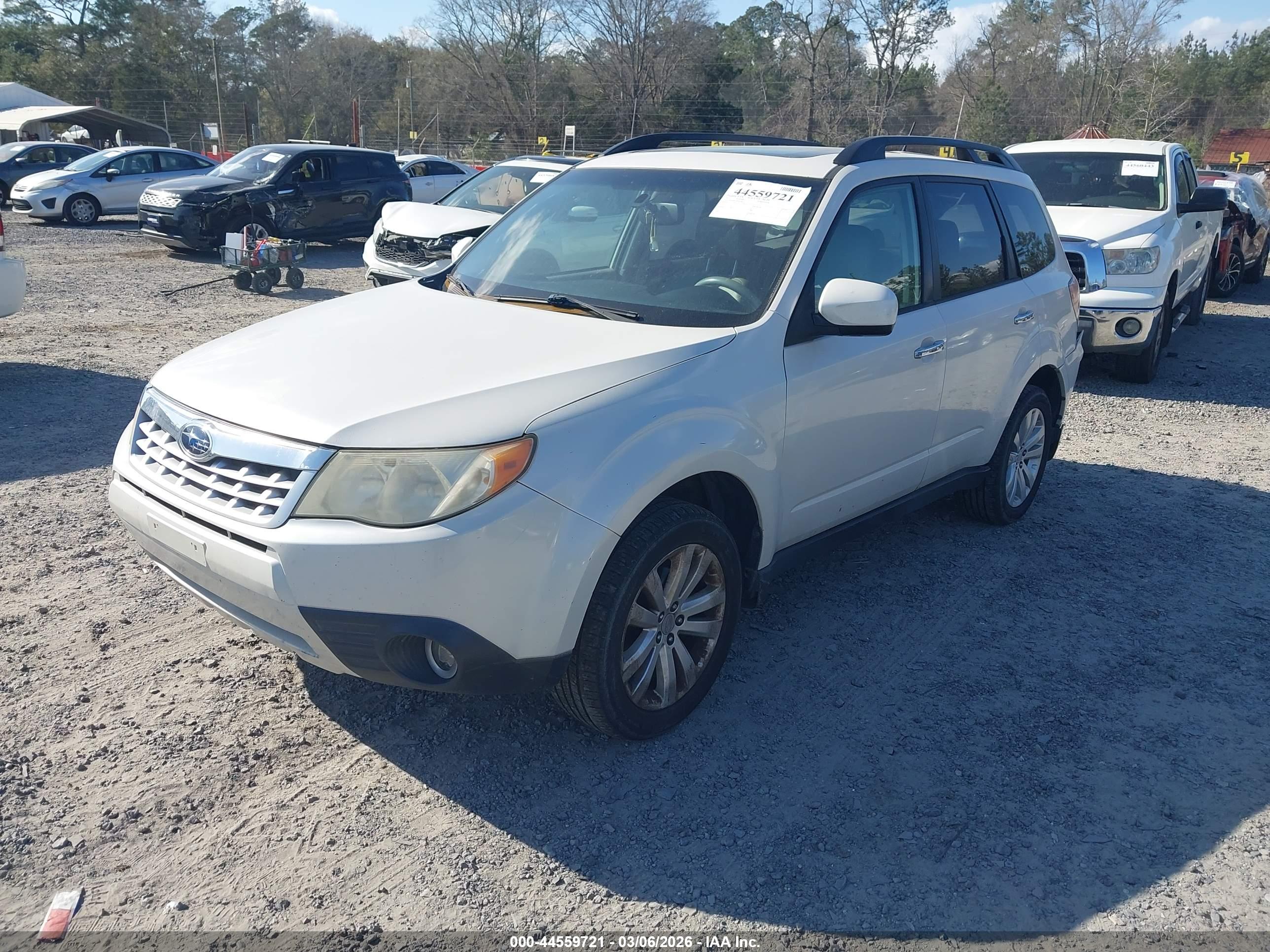 SUBARU FORESTER image 2