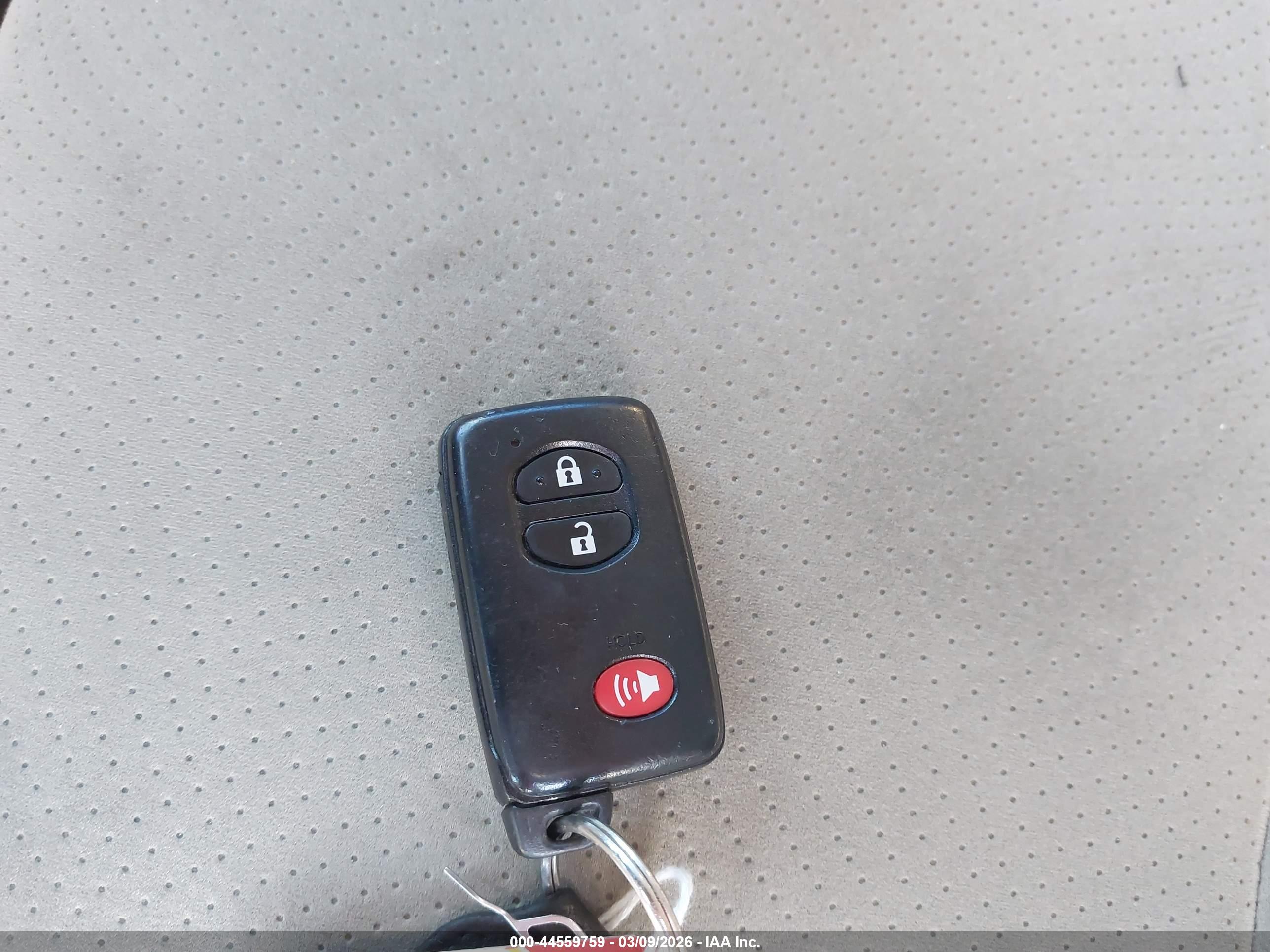 TOYOTA PRIUS image 11
