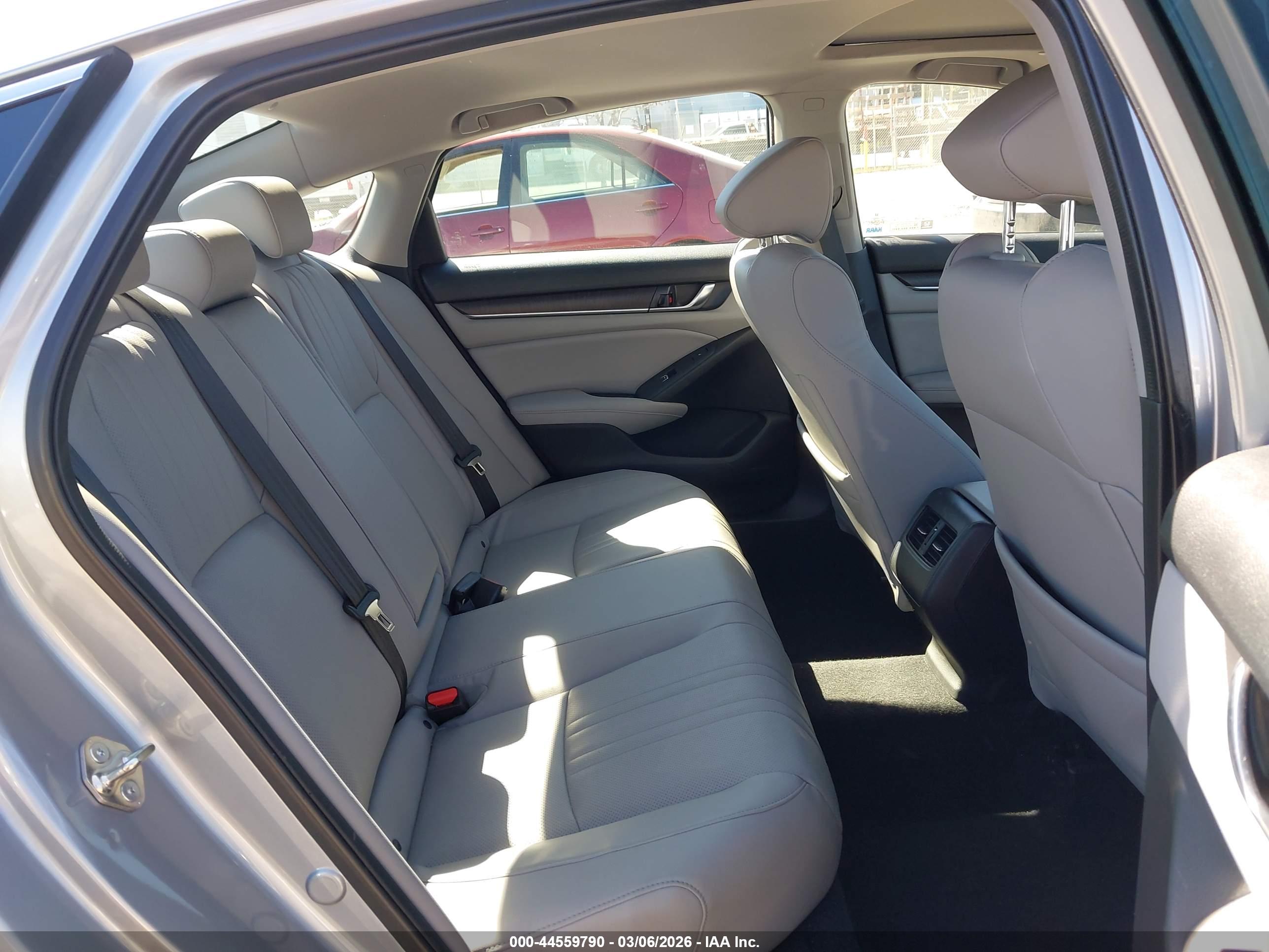 HONDA ACCORD image 8