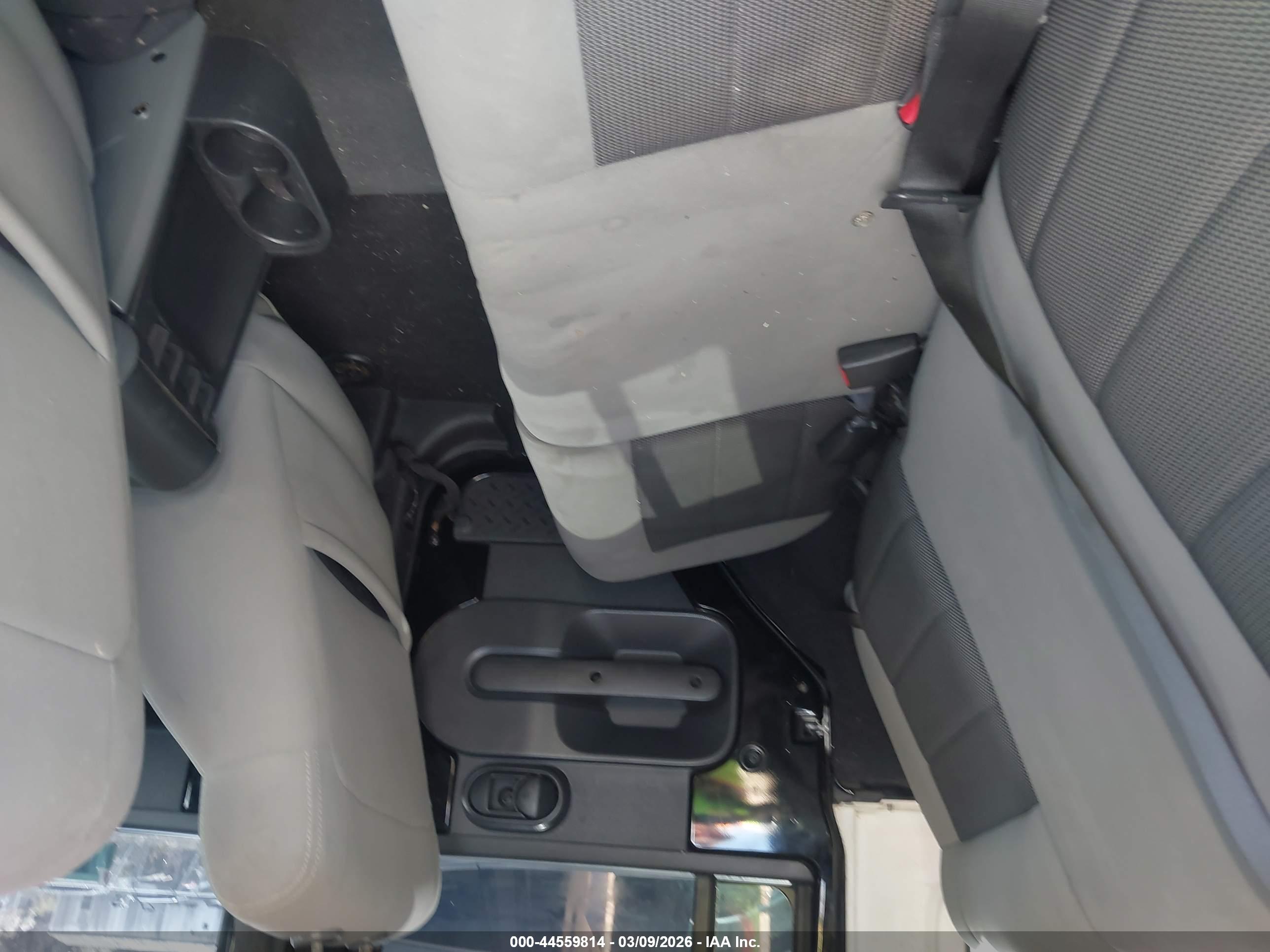 JEEP WRANGLER image 8