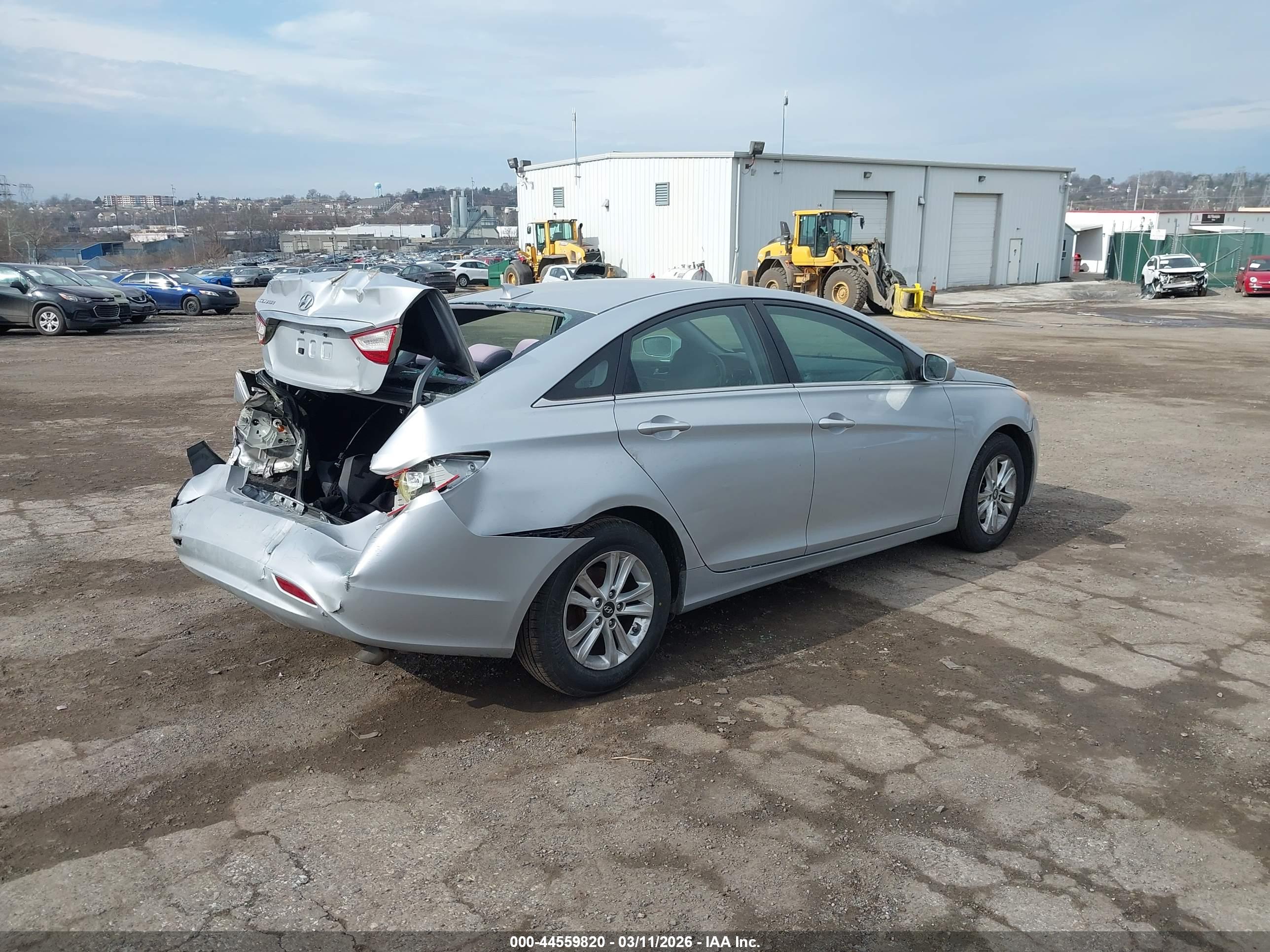HYUNDAI SONATA image 4