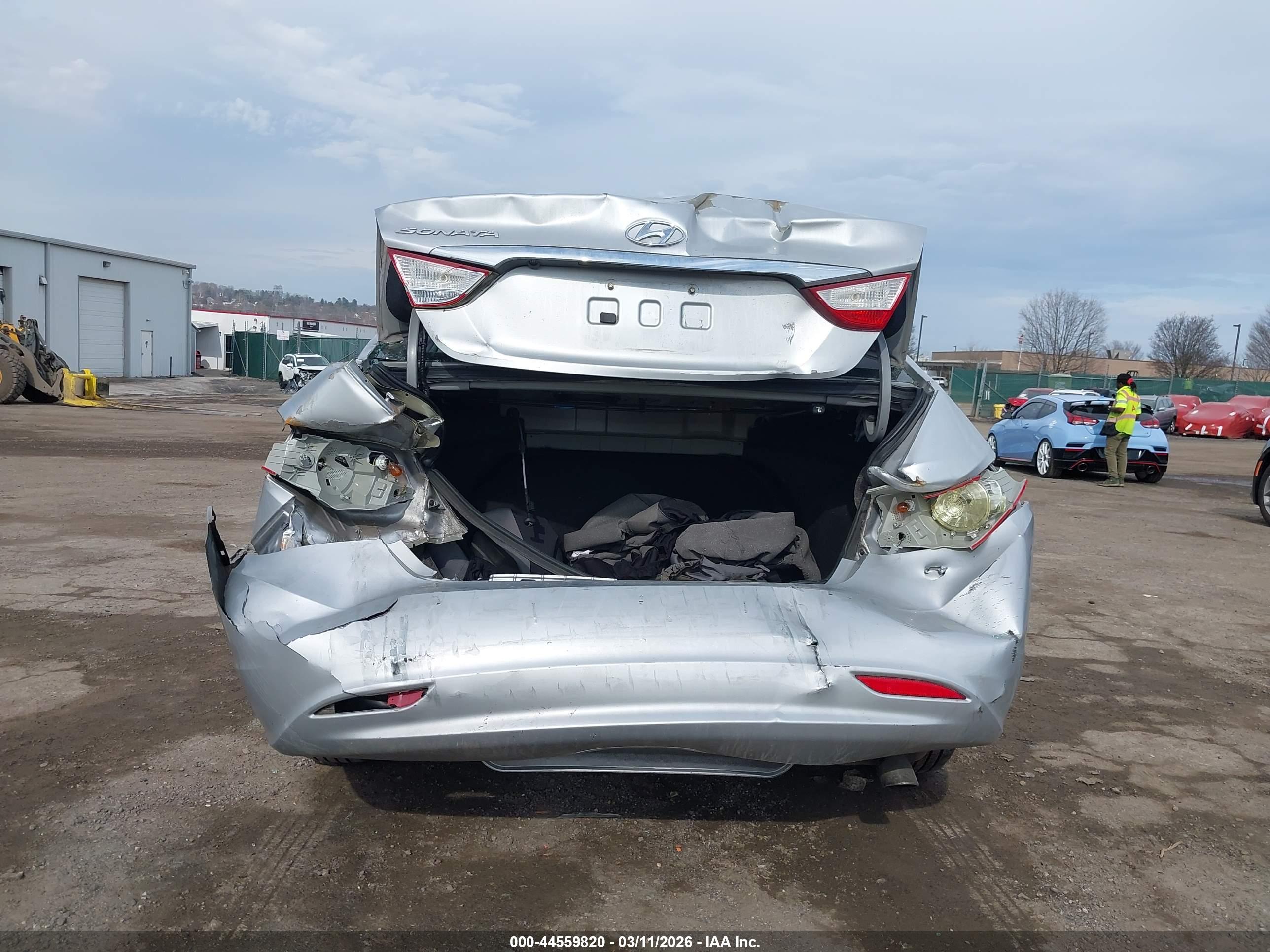 HYUNDAI SONATA image 6